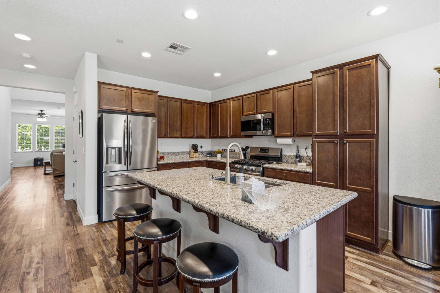 21224 Grapevine Dr, Patterson, CA 95363