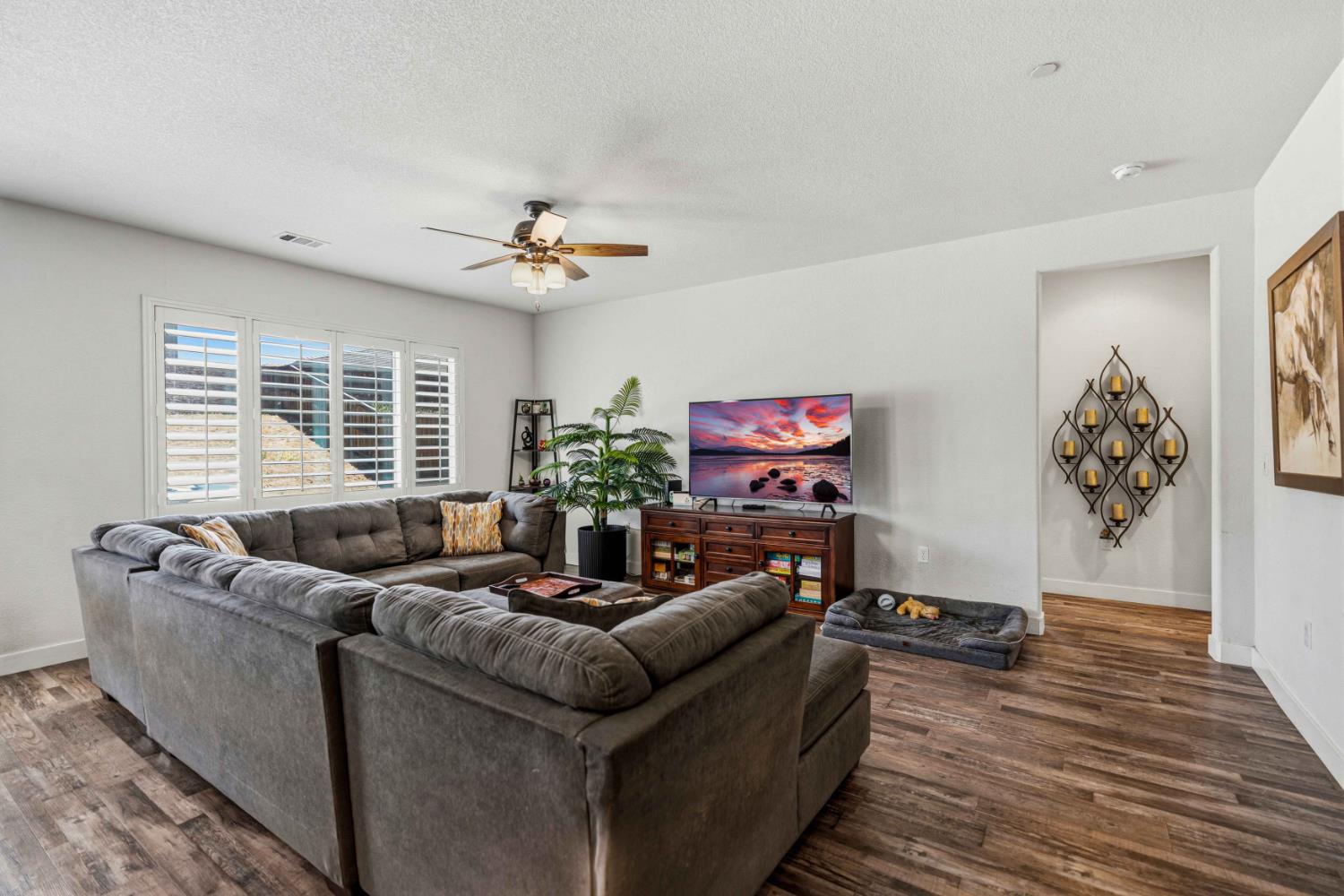 21224 Grapevine Dr, Patterson, CA 95363