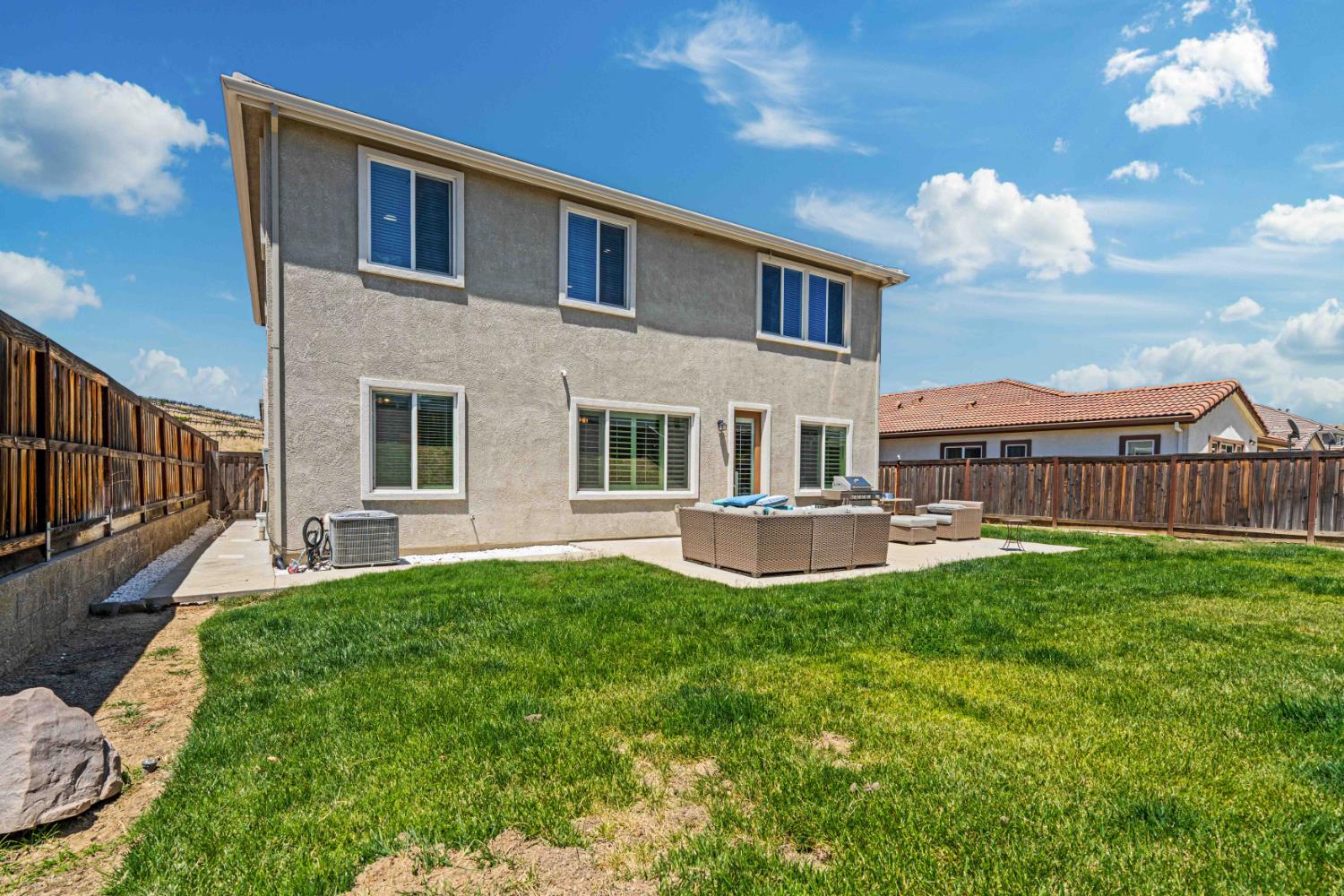 21224 Grapevine Dr, Patterson, CA 95363