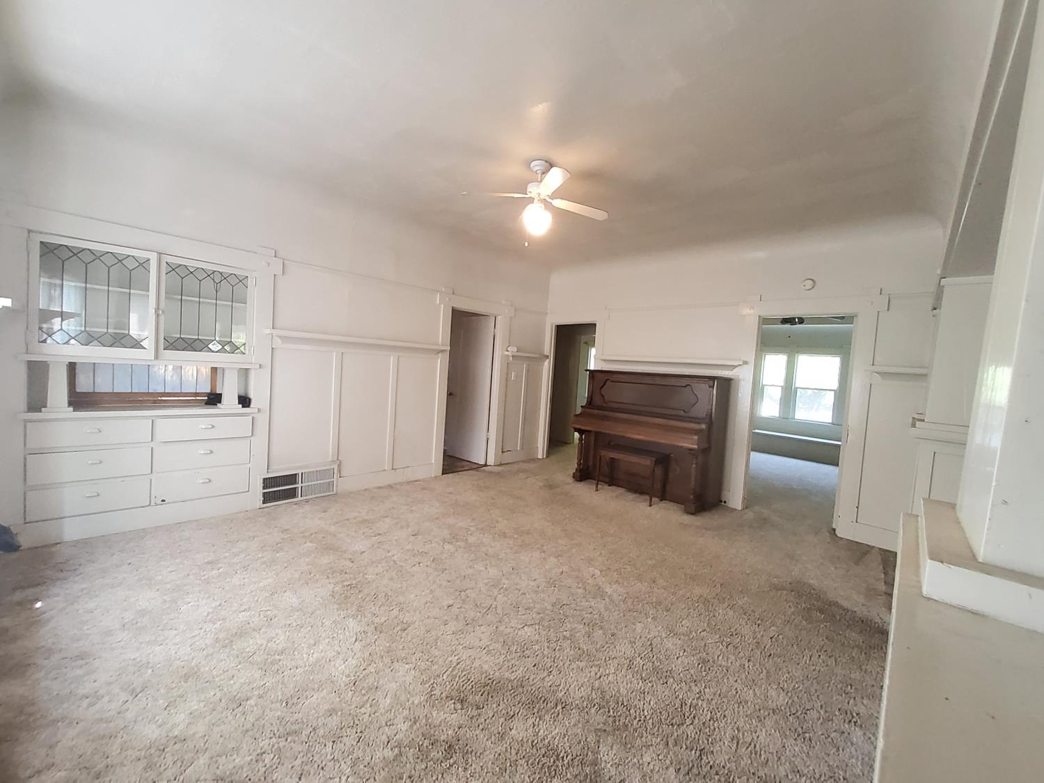 211 Orange Ave, Modesto, CA 95350