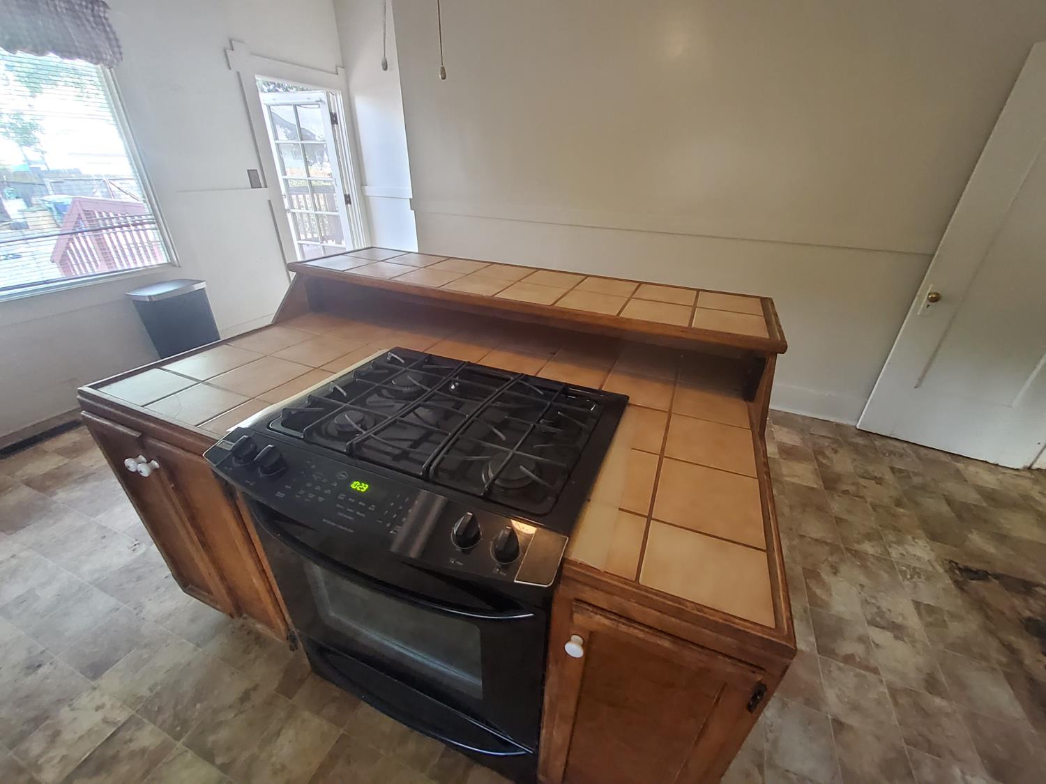211 Orange Ave, Modesto, CA 95350