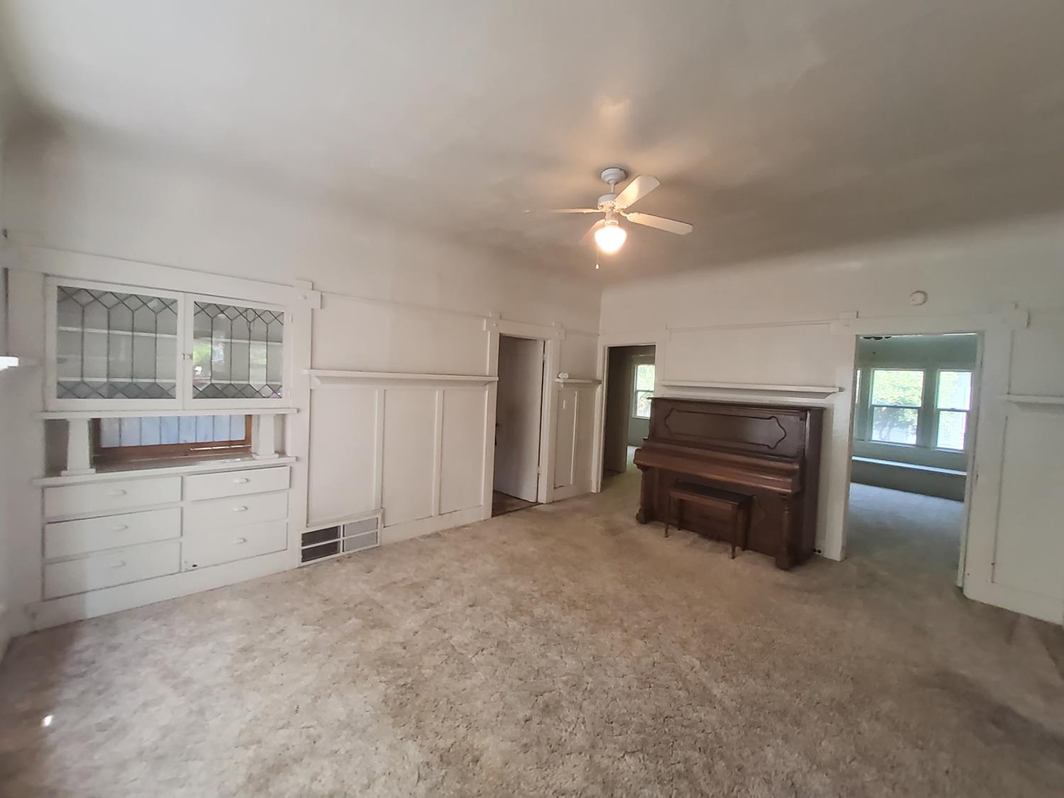 211 Orange Ave, Modesto, CA 95350