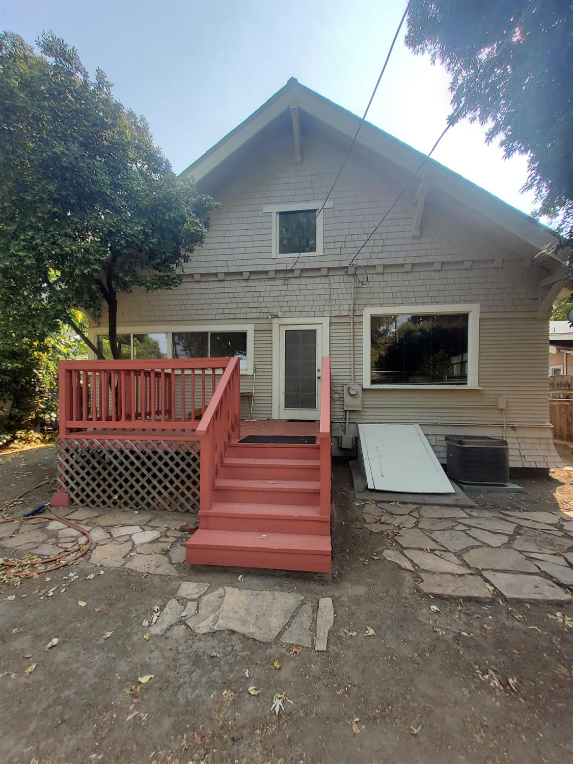 211 Orange Ave, Modesto, CA 95350