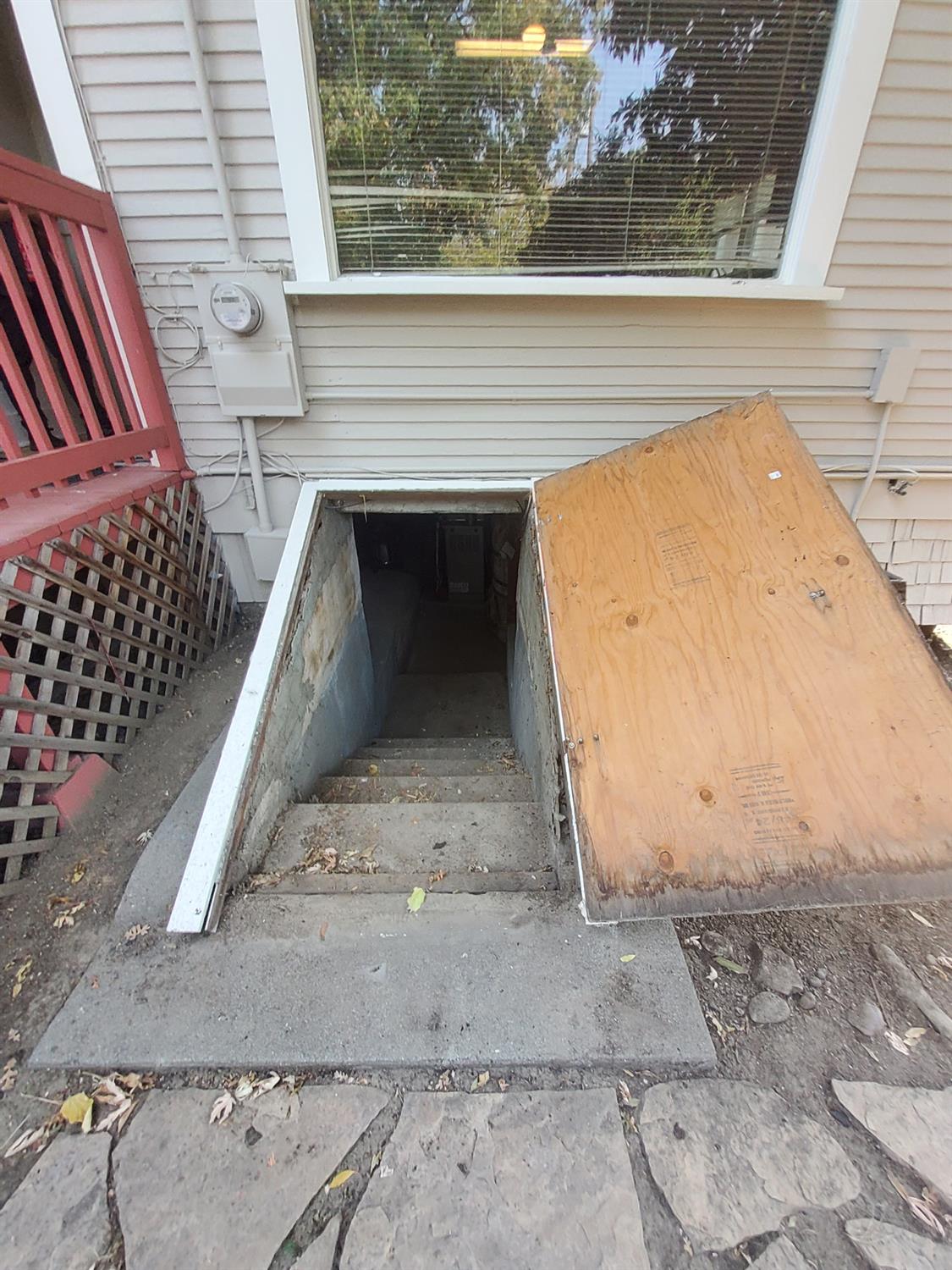 211 Orange Ave, Modesto, CA 95350