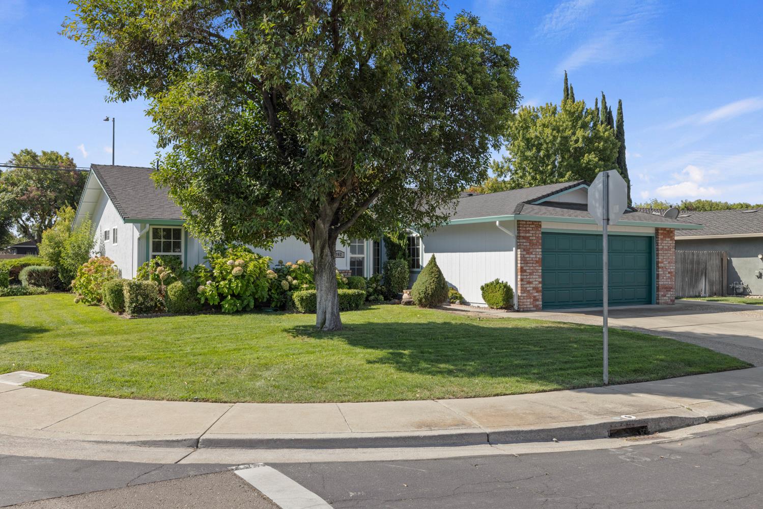 962 Fernwood Dr, Manteca, CA 95336