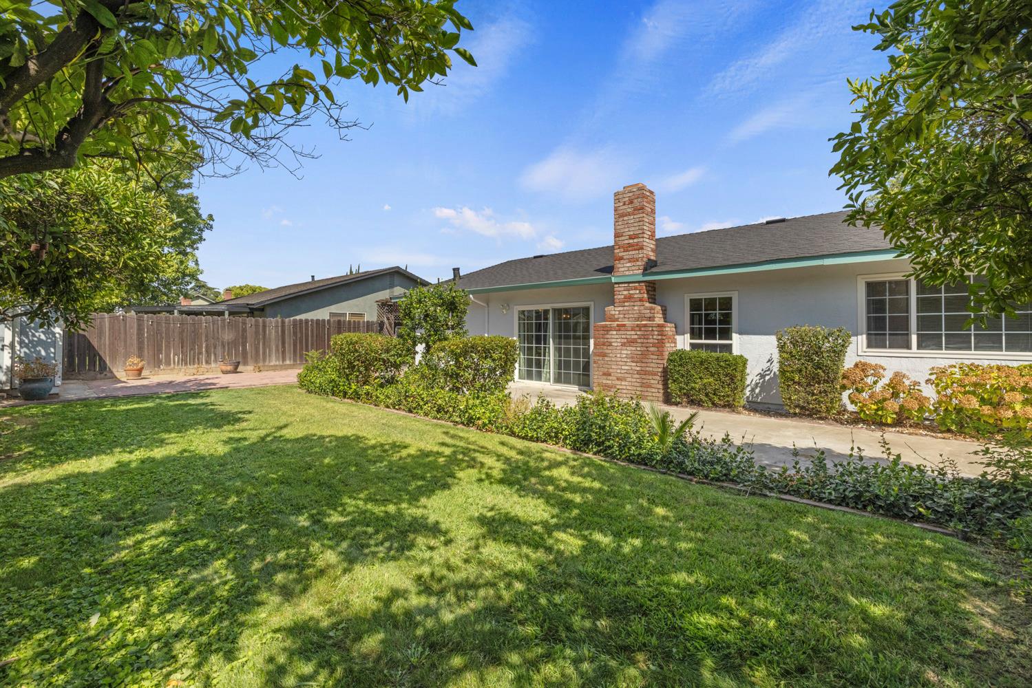 962 Fernwood Dr, Manteca, CA 95336