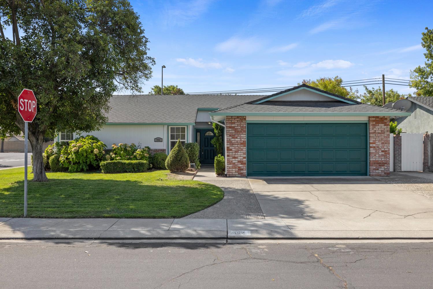 962 Fernwood Dr, Manteca, CA 95336