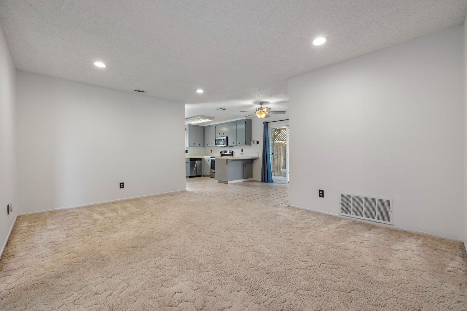 962 Fernwood Dr, Manteca, CA 95336