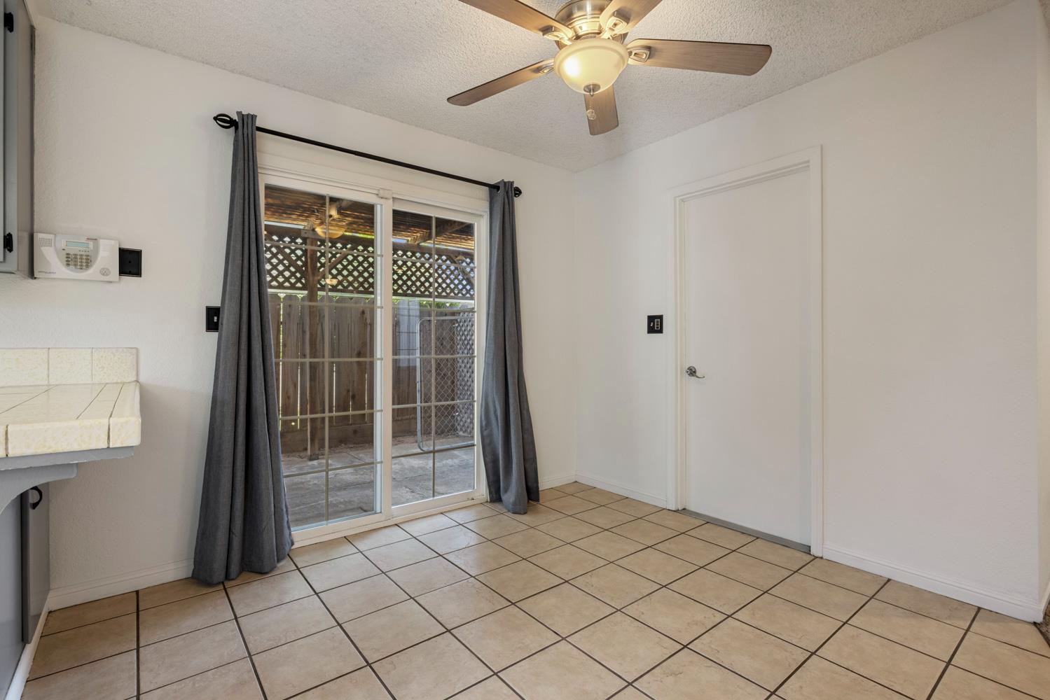 962 Fernwood Dr, Manteca, CA 95336