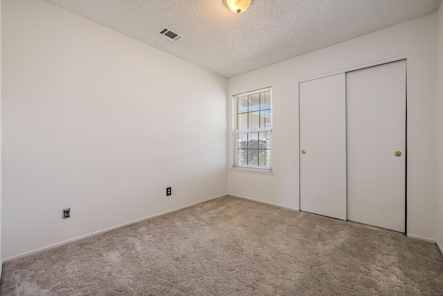 962 Fernwood Dr, Manteca, CA 95336
