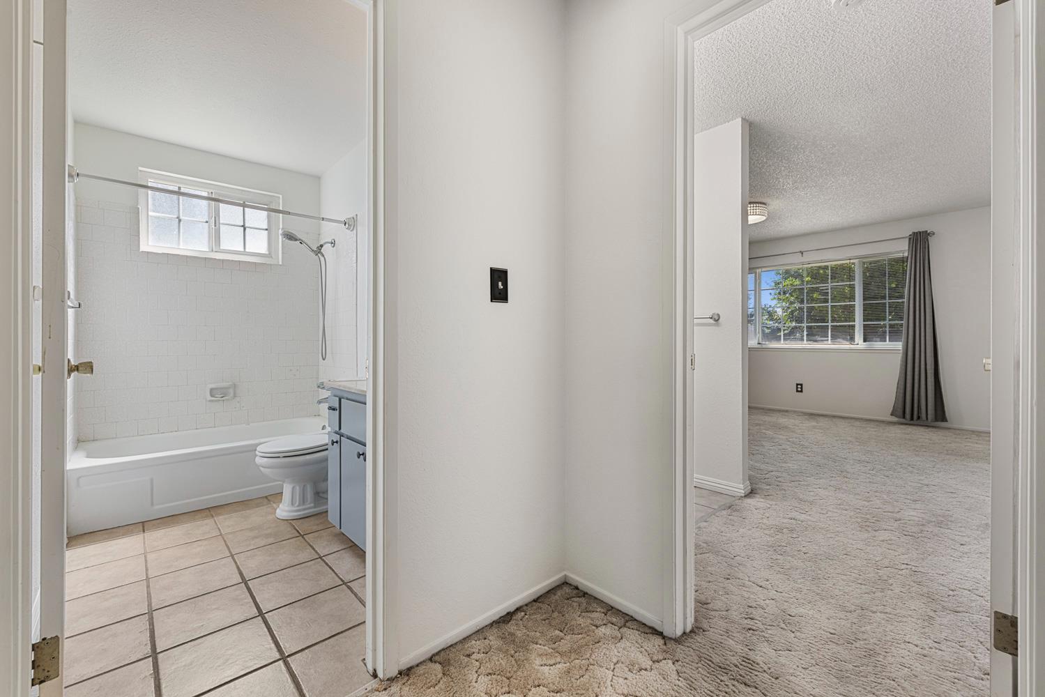 962 Fernwood Dr, Manteca, CA 95336