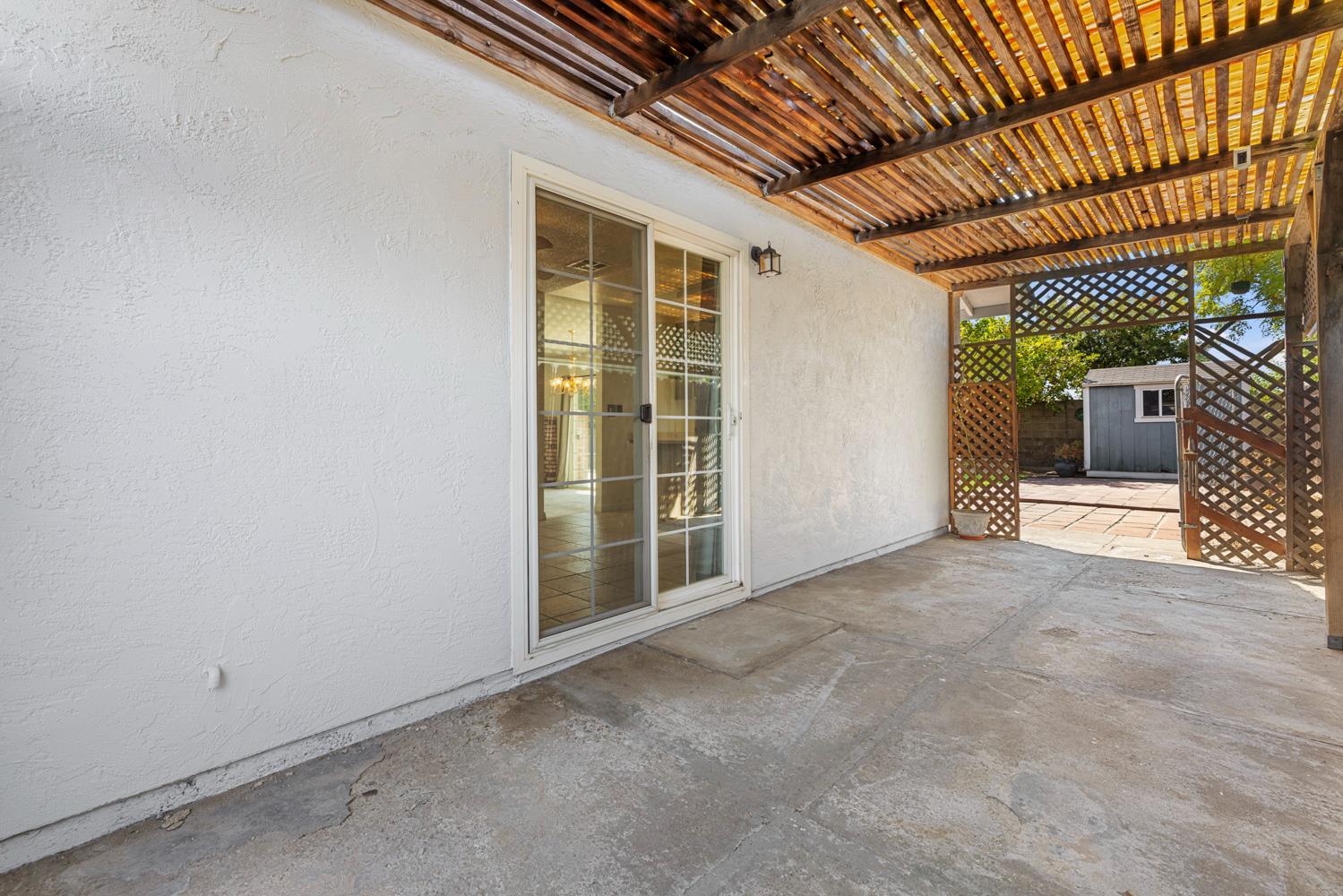 962 Fernwood Dr, Manteca, CA 95336