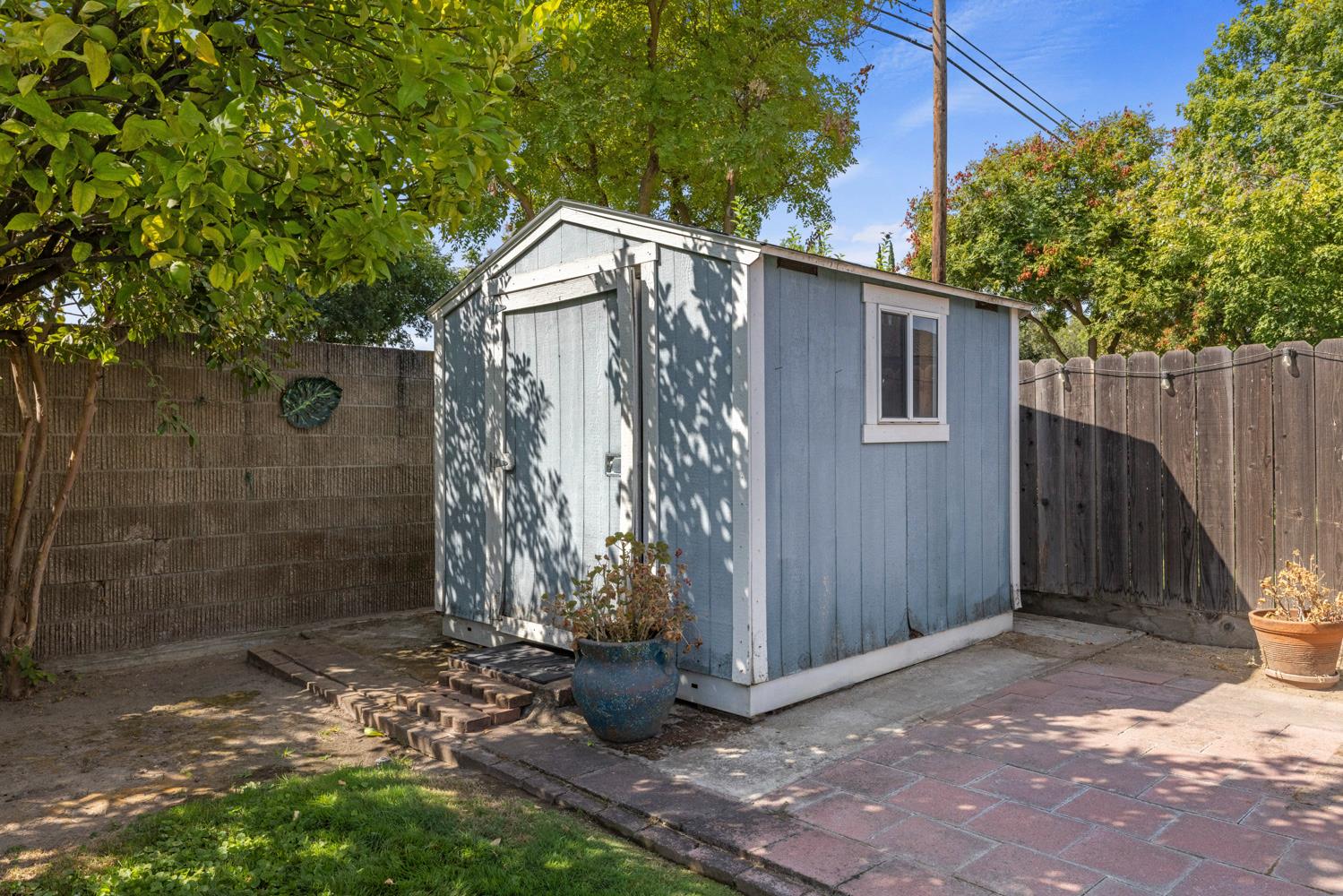 962 Fernwood Dr, Manteca, CA 95336