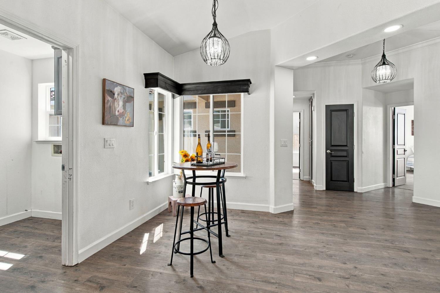 645 Fribourg Ln, Manteca, CA 95337
