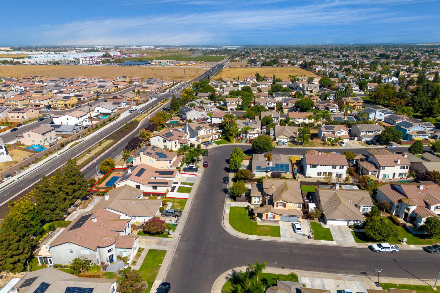 645 Fribourg Ln, Manteca, CA 95337