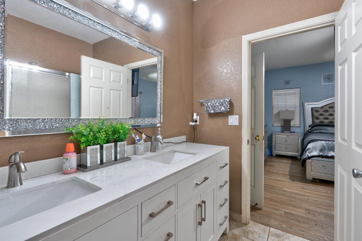 6561 Alyssa Dr, Winton, CA 95388