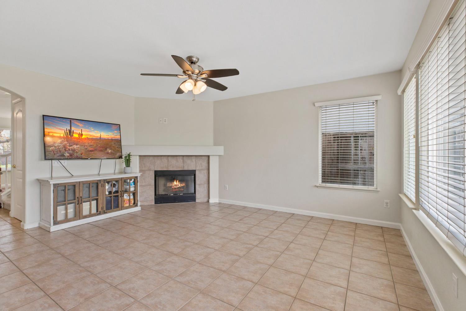 2135 Fountain Square Ave, Manteca, CA 95337
