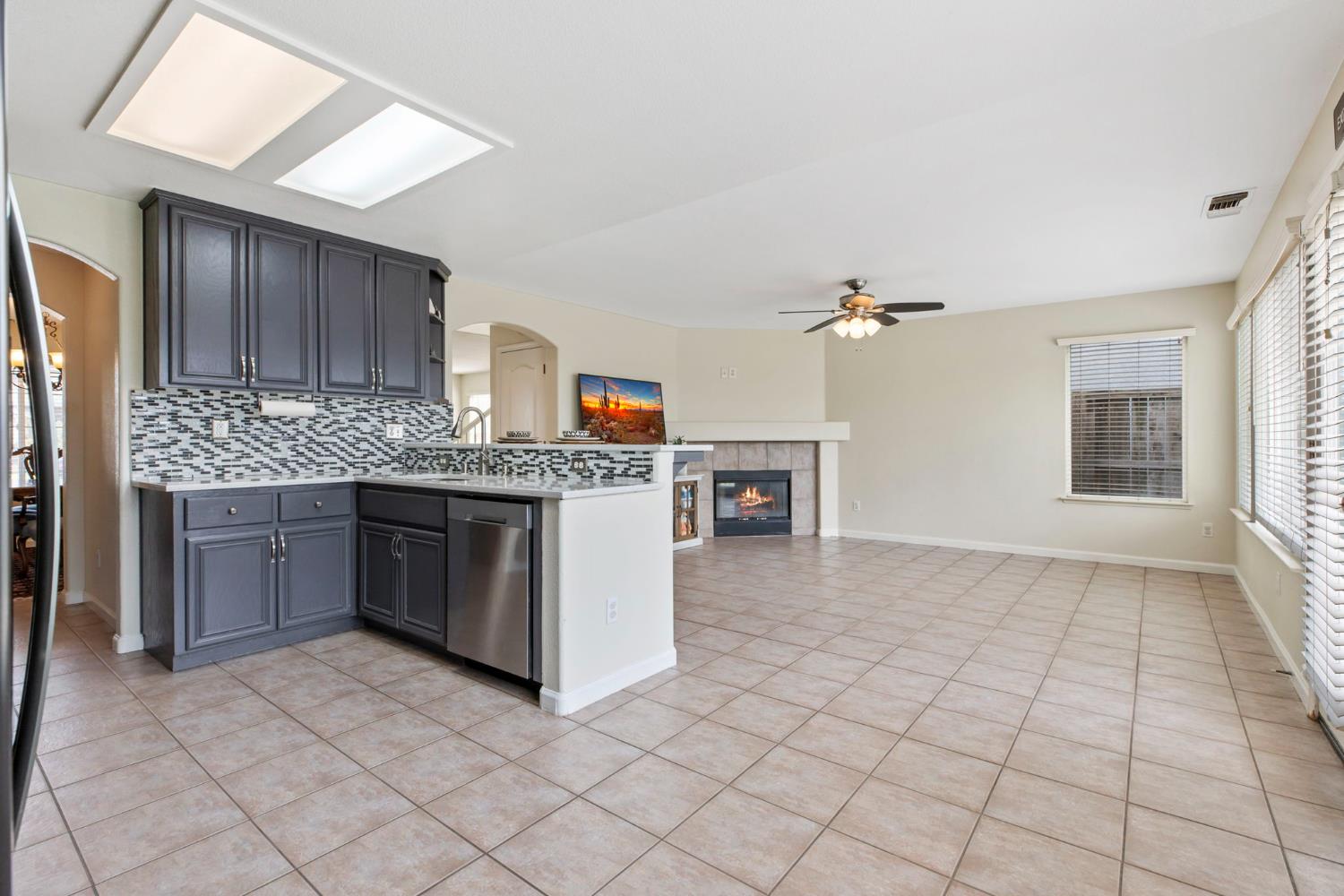 2135 Fountain Square Ave, Manteca, CA 95337