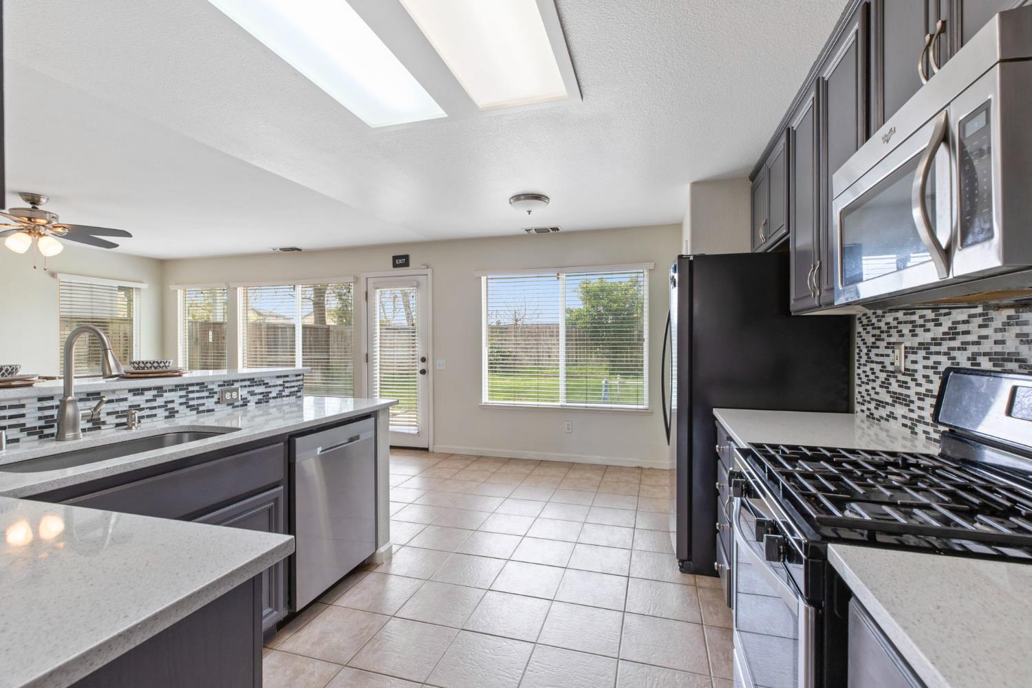 2135 Fountain Square Ave, Manteca, CA 95337