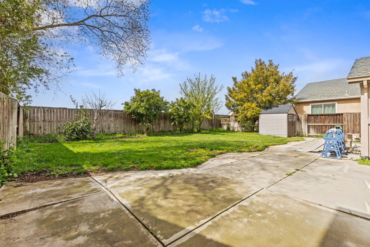 2135 Fountain Square Ave, Manteca, CA 95337
