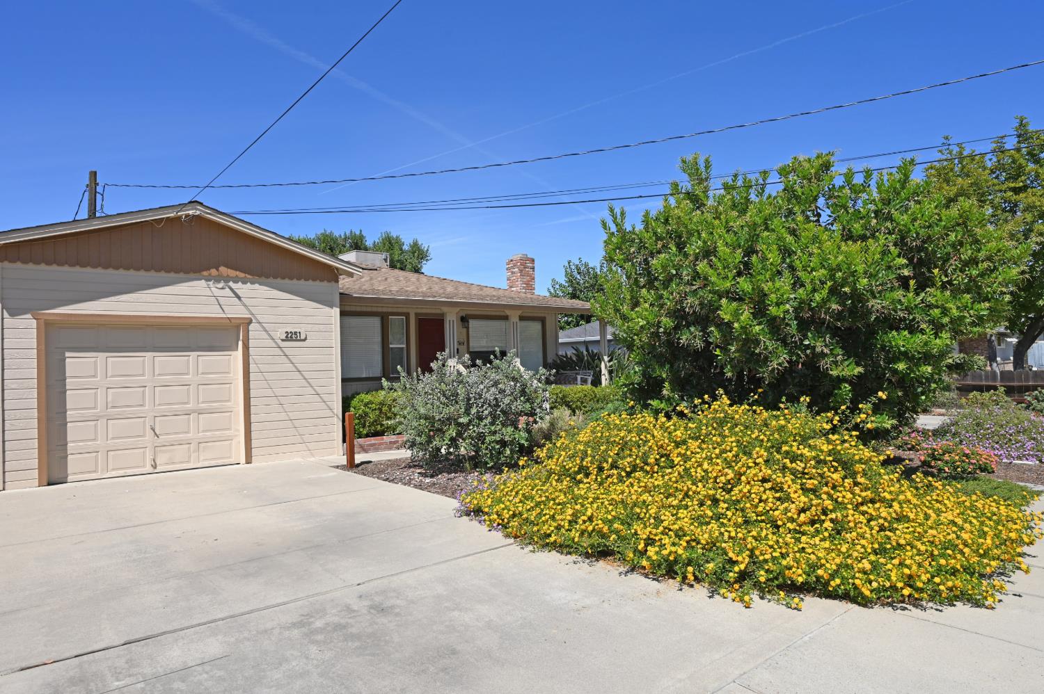 2251 Waldorf Dr, Turlock, CA 95382