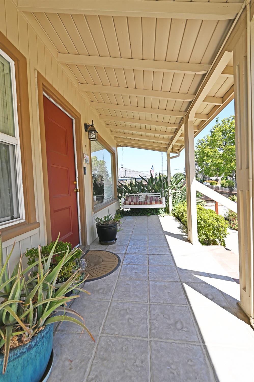 2251 Waldorf Dr, Turlock, CA 95382