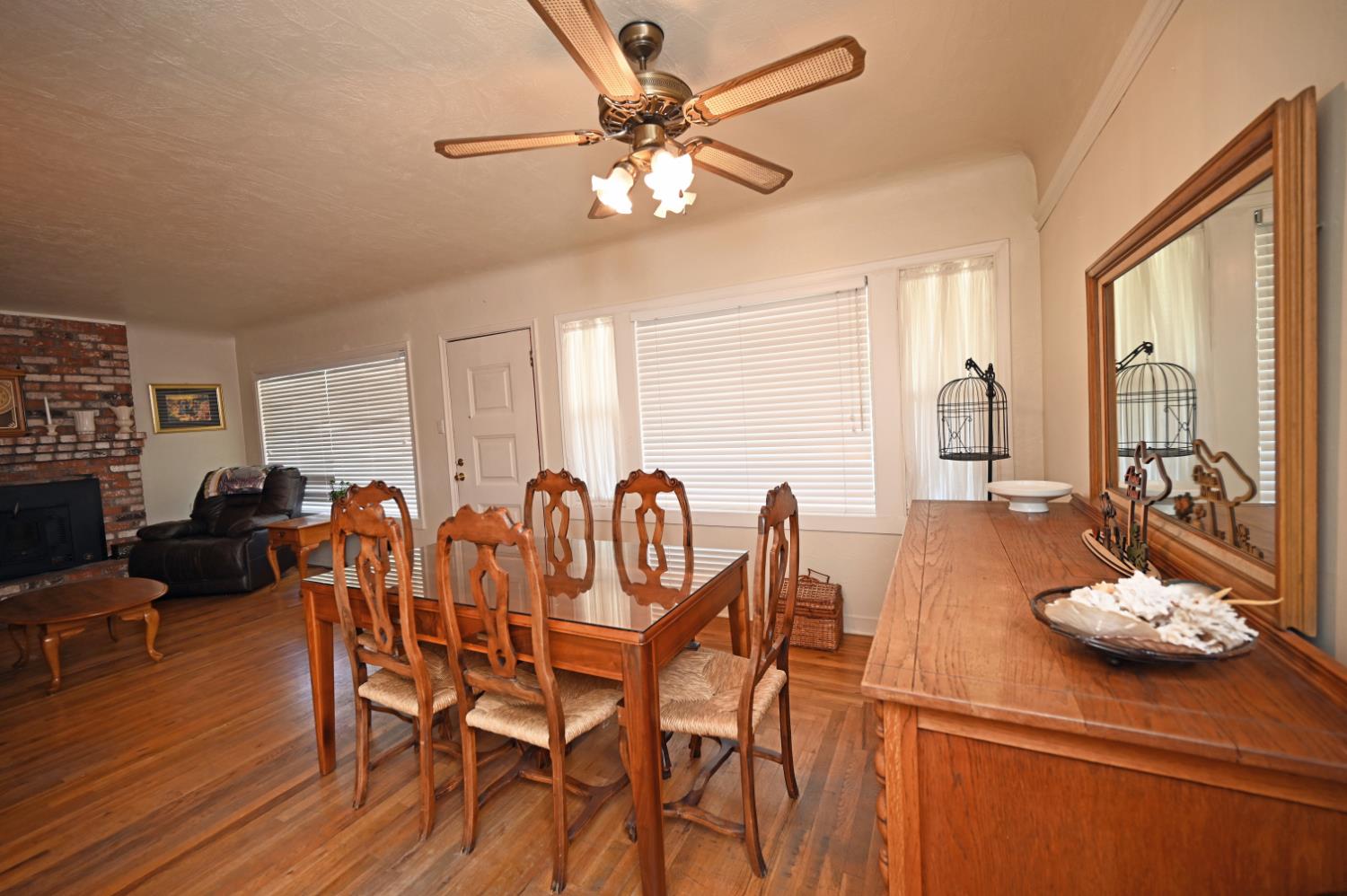 2251 Waldorf Dr, Turlock, CA 95382