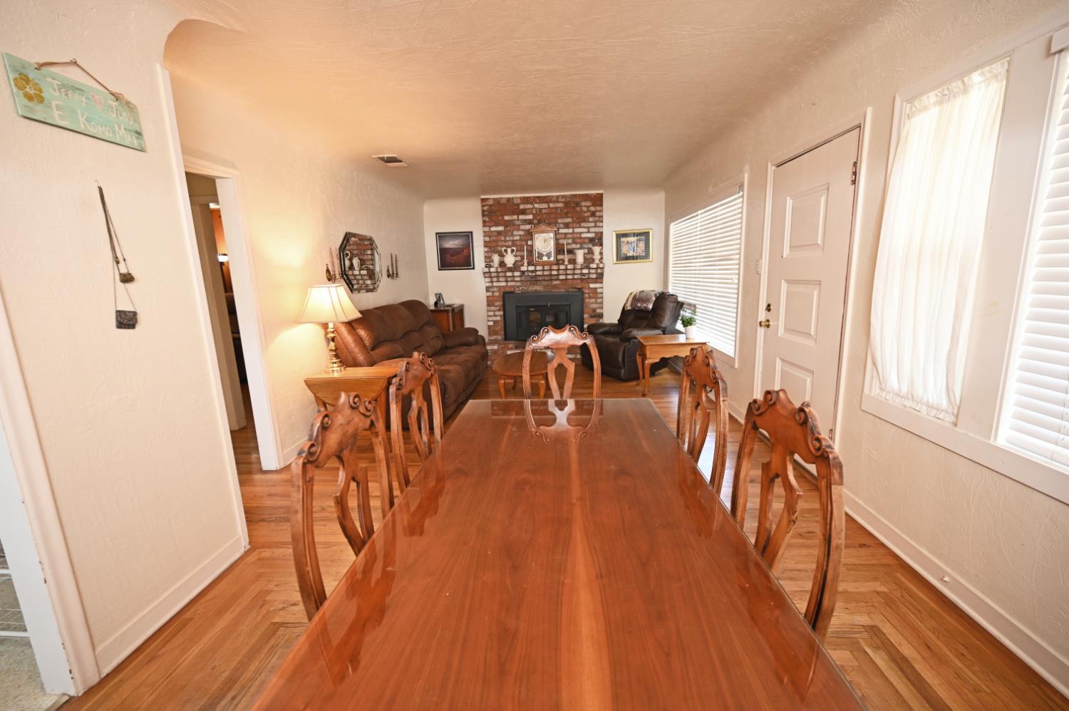 2251 Waldorf Dr, Turlock, CA 95382