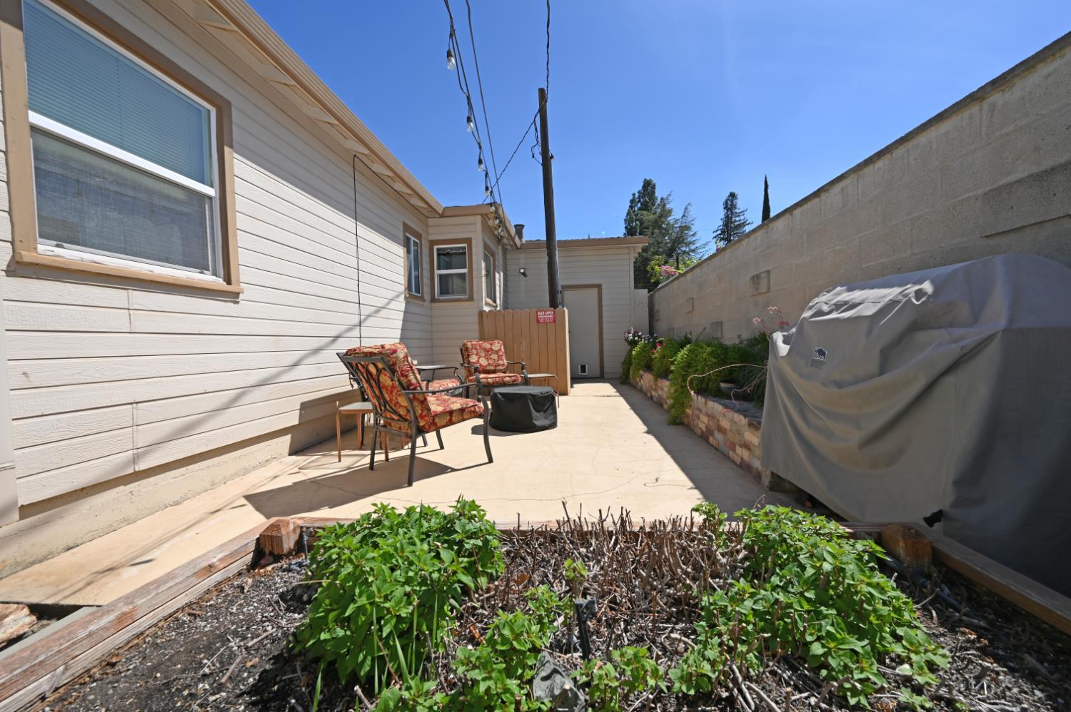 2251 Waldorf Dr, Turlock, CA 95382