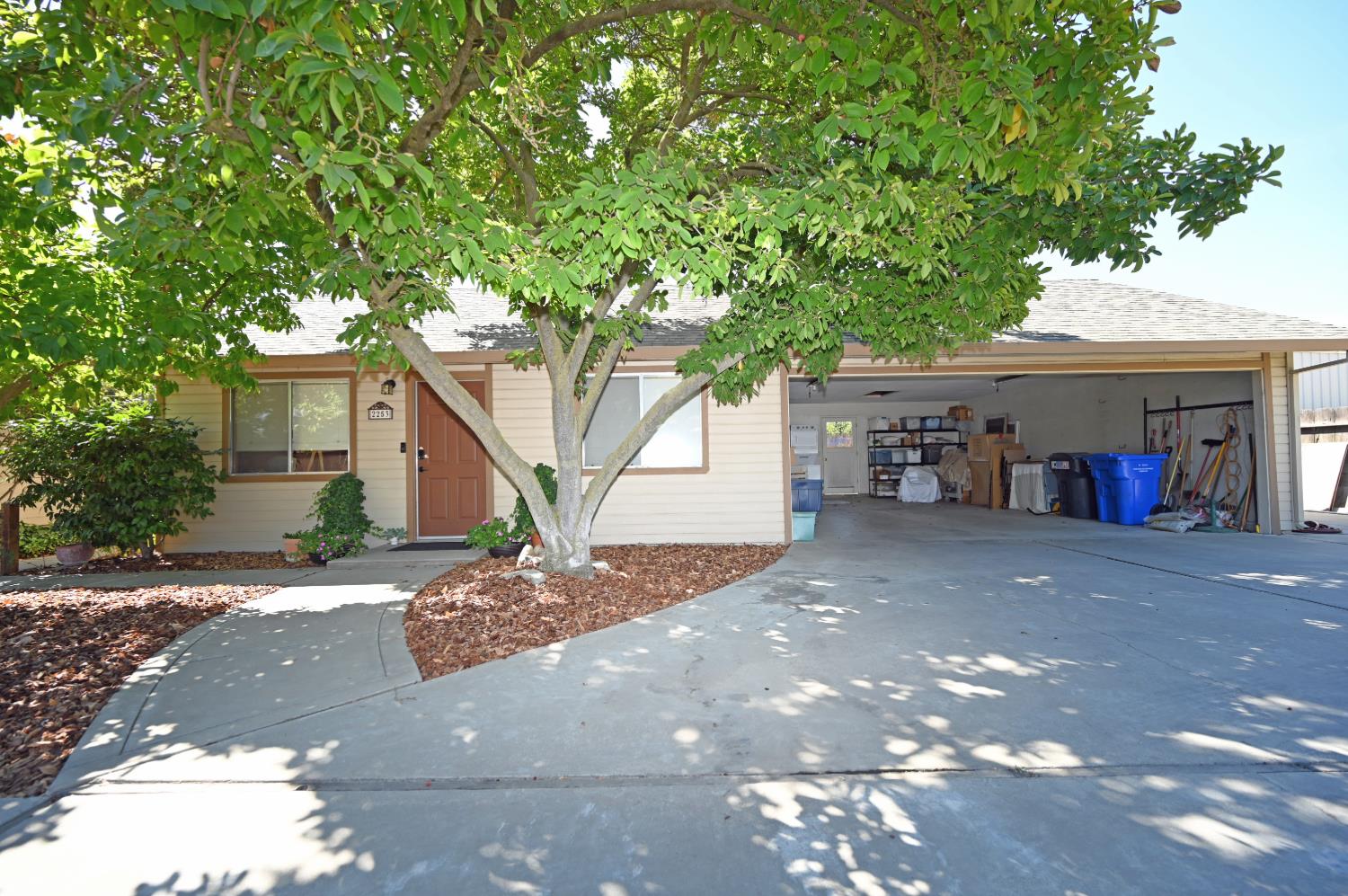 2251 Waldorf Dr, Turlock, CA 95382