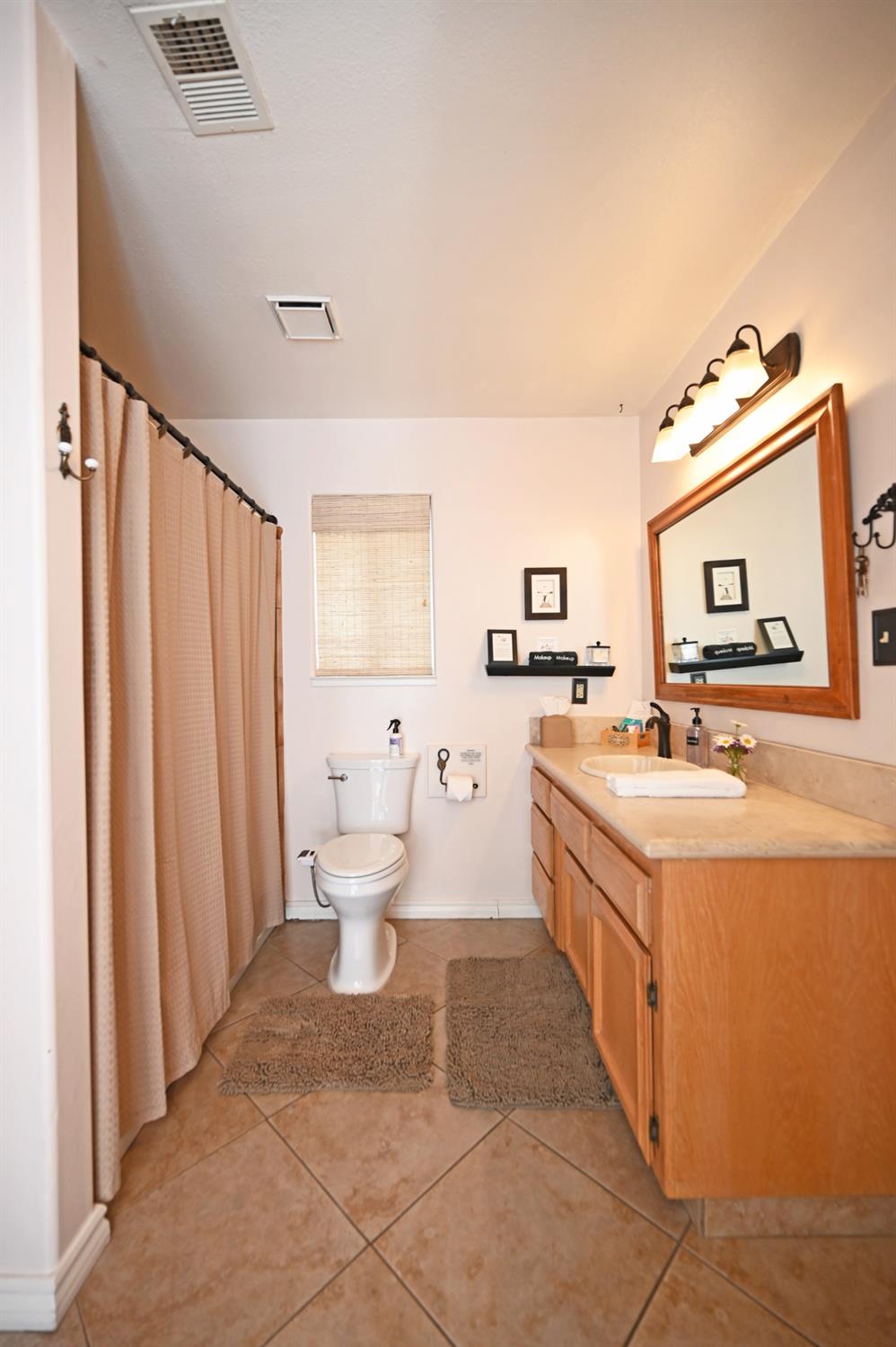 2251 Waldorf Dr, Turlock, CA 95382