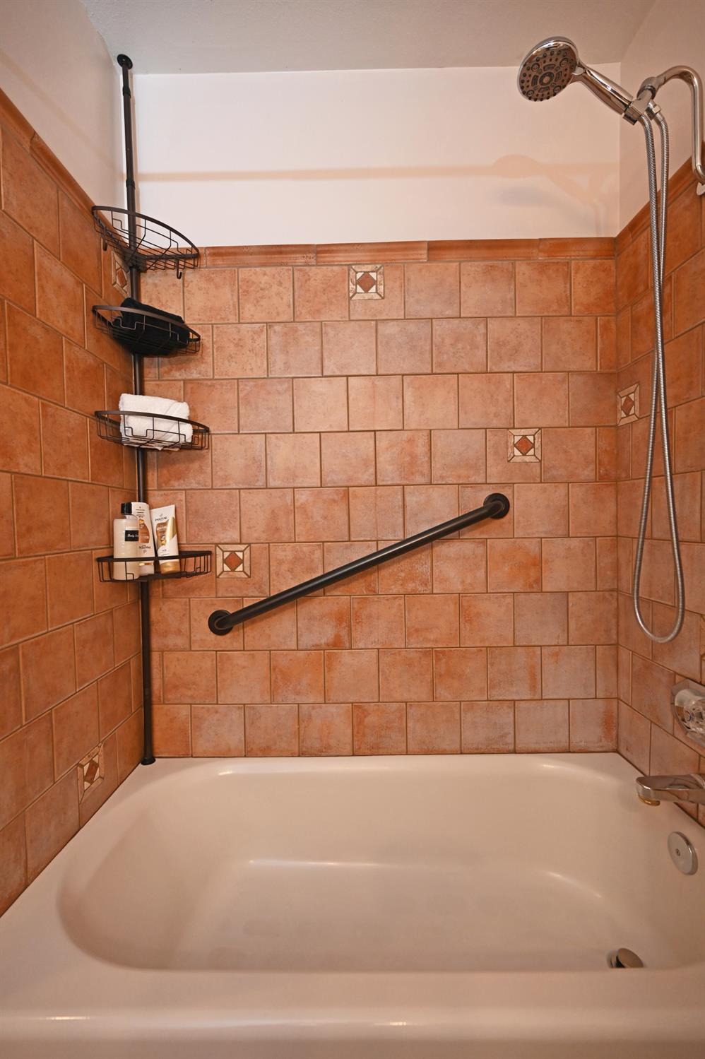 2251 Waldorf Dr, Turlock, CA 95382