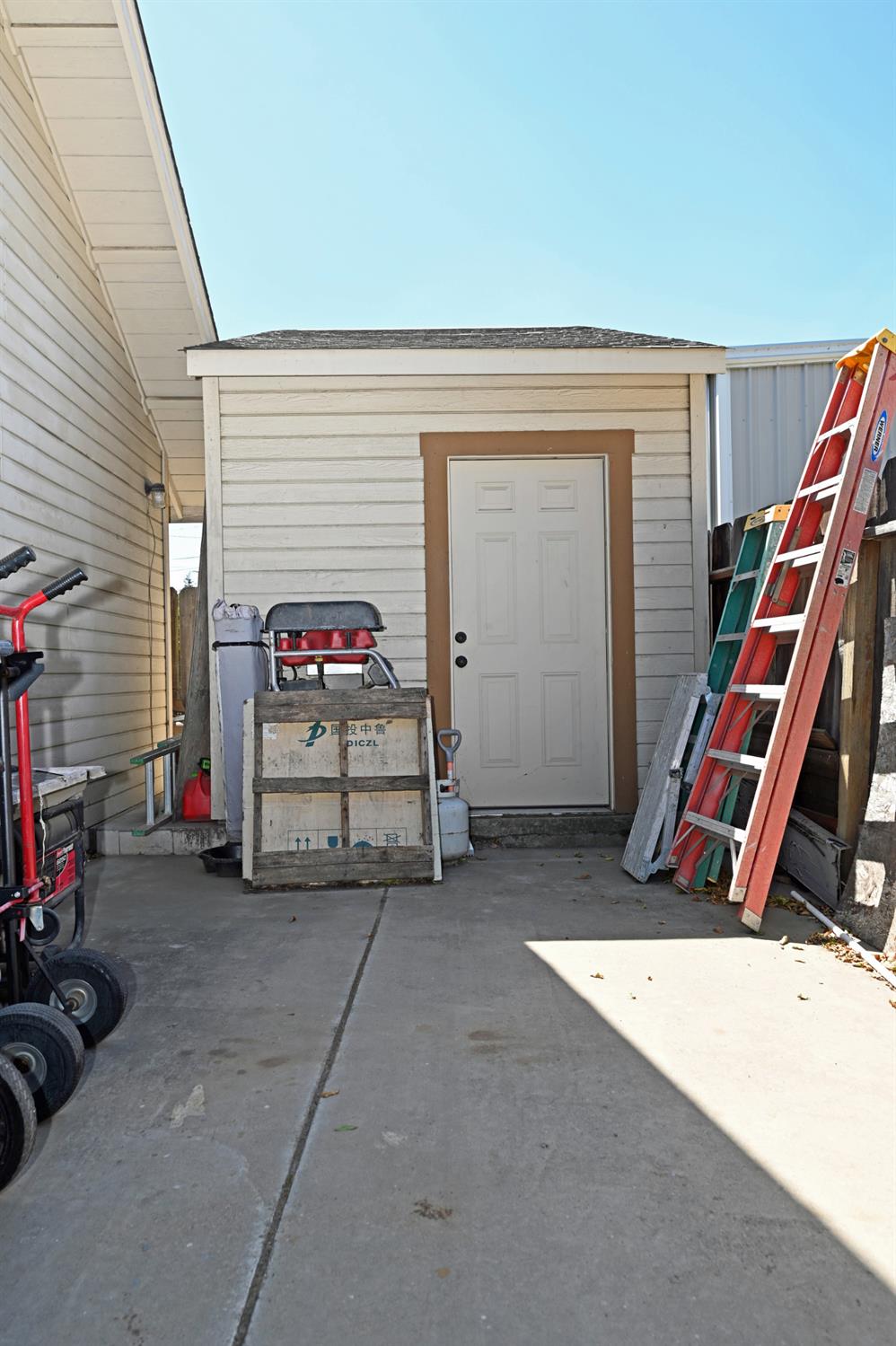 2251 Waldorf Dr, Turlock, CA 95382