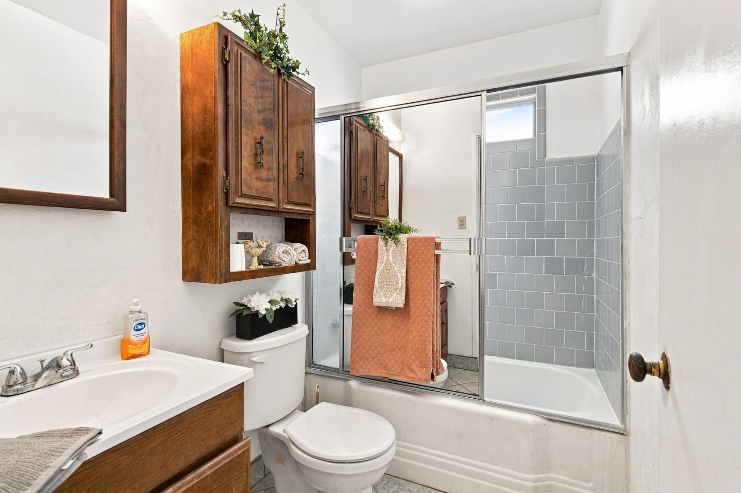 1612 Bedford Ave, Modesto, CA 95351