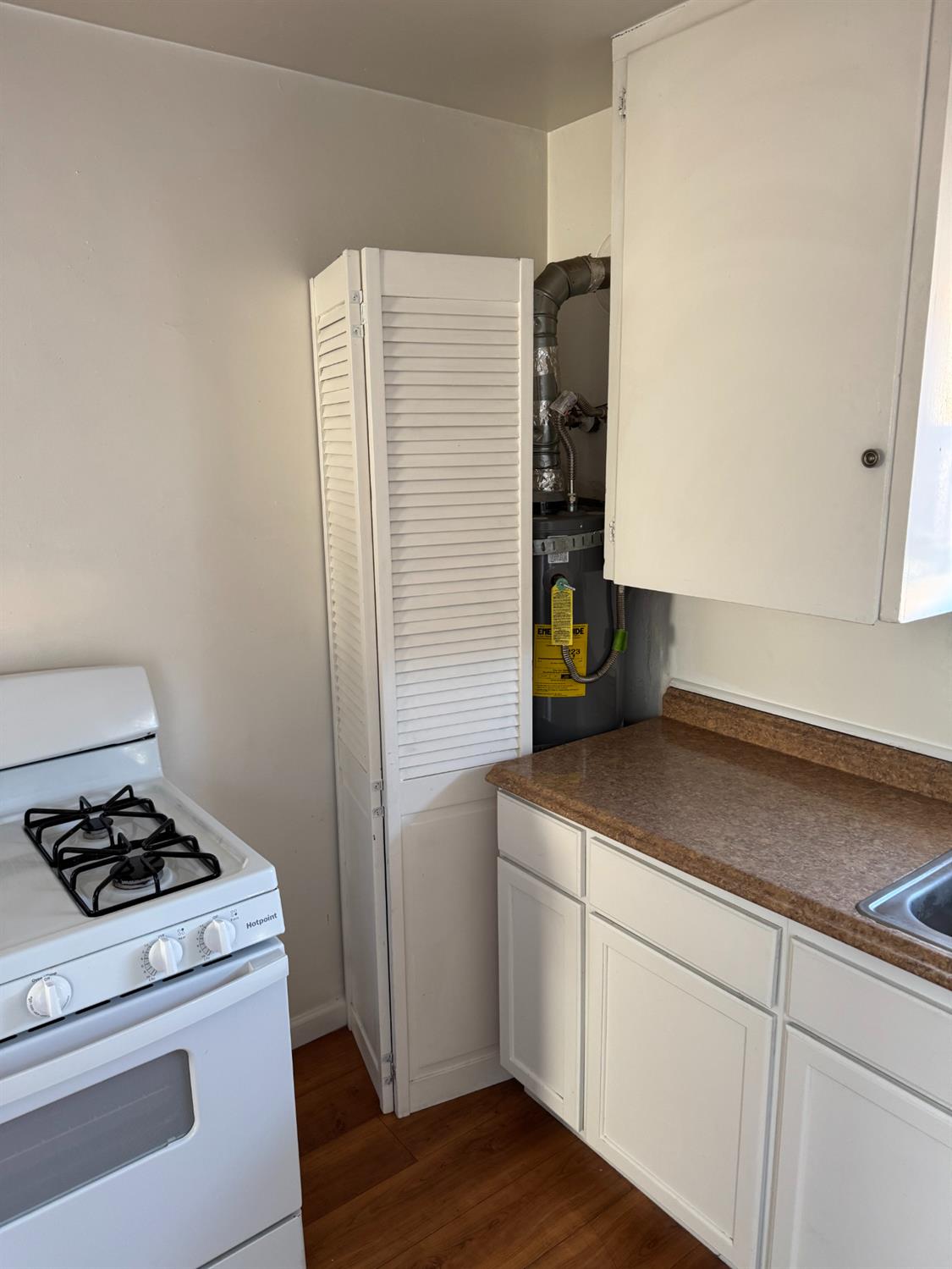 421 14th St, Modesto, CA 95354