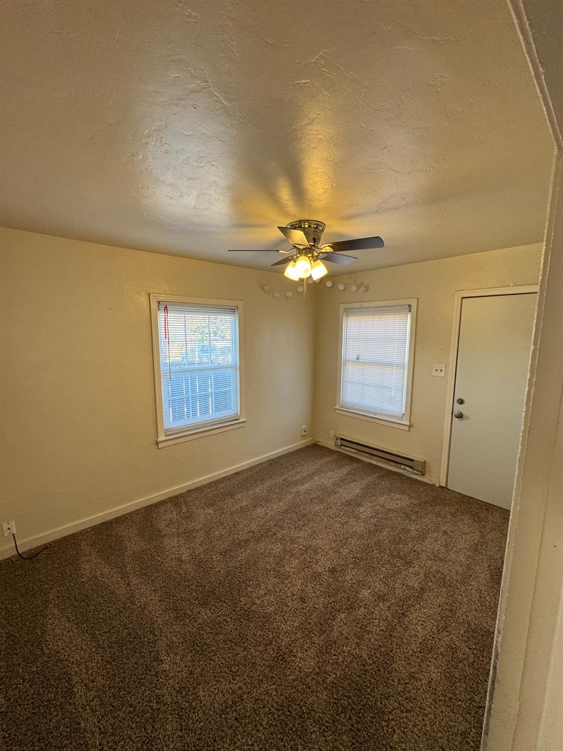 421 14th St, Modesto, CA 95354