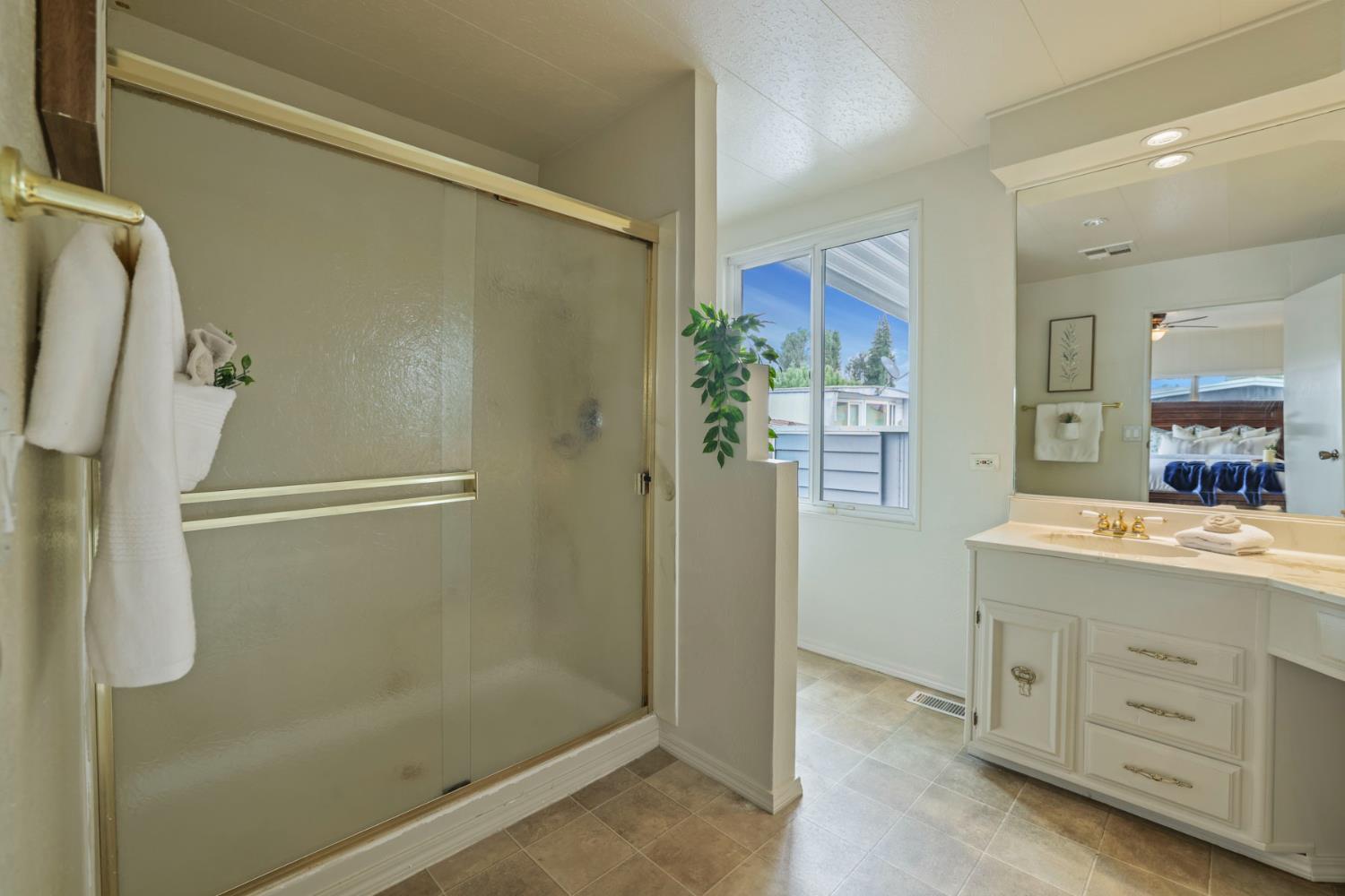 1830 E Yosemite Ave #182, Manteca, CA 95336