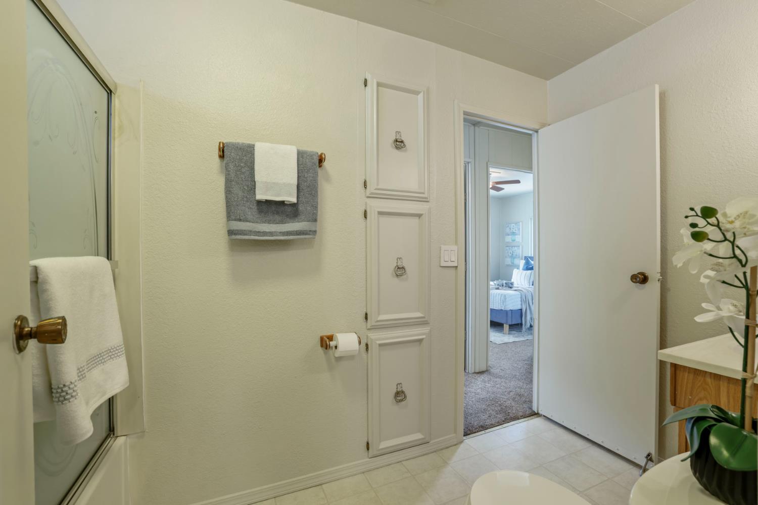1830 E Yosemite Ave #182, Manteca, CA 95336