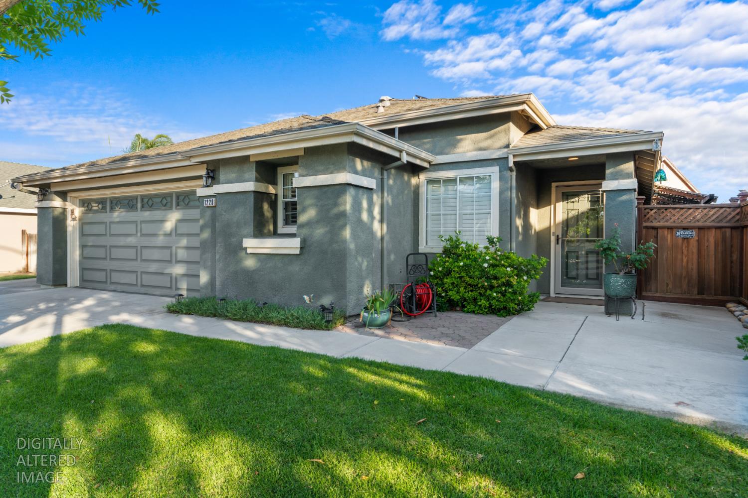 1228 Kingfisher Dr, Patterson, CA 95363