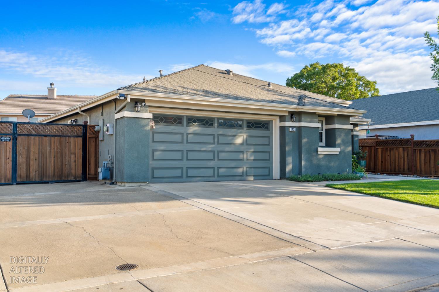 1228 Kingfisher Dr, Patterson, CA 95363
