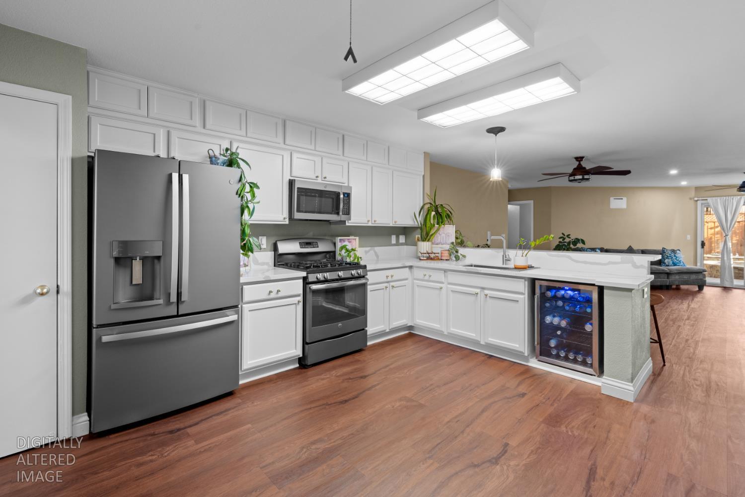 1228 Kingfisher Dr, Patterson, CA 95363