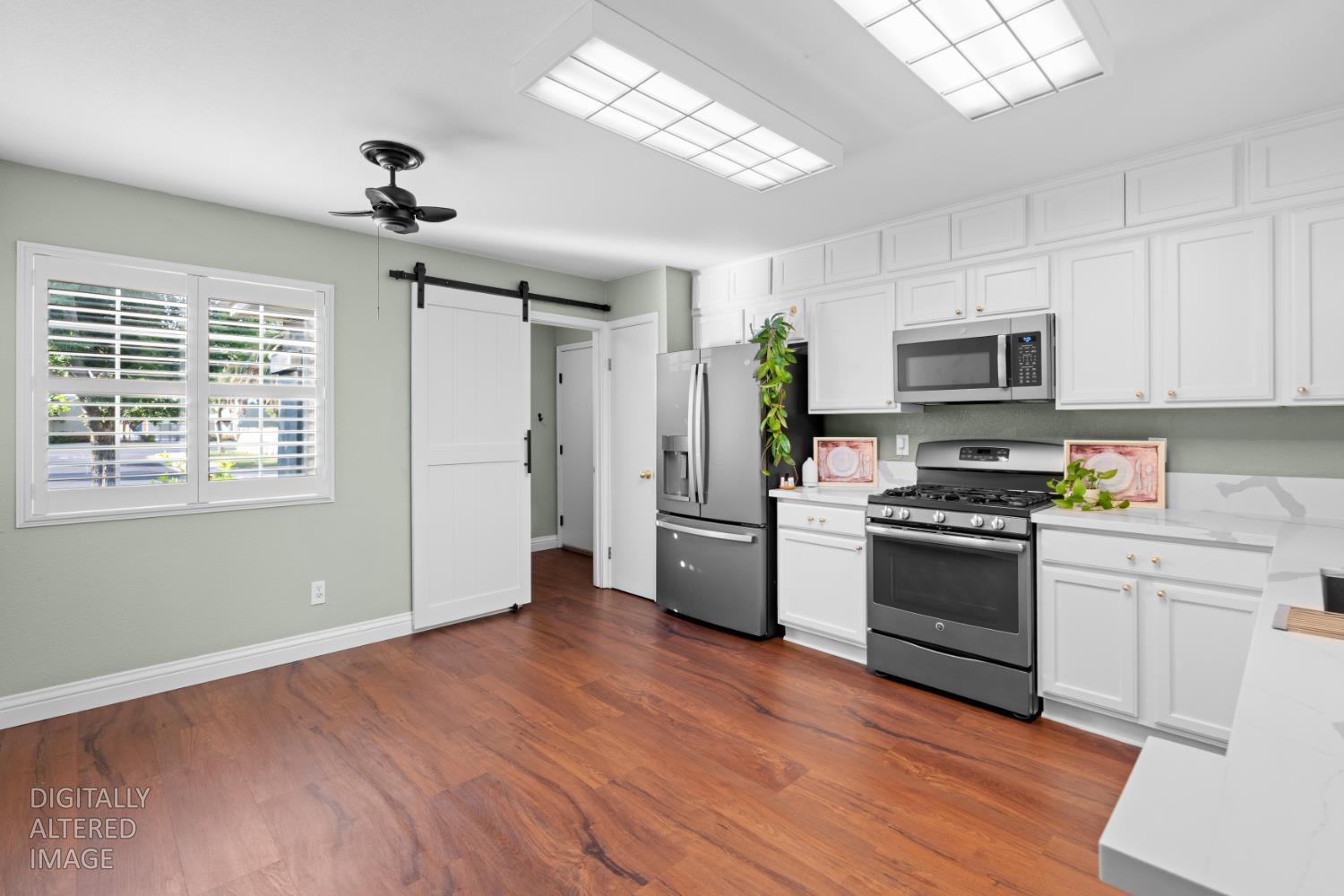 1228 Kingfisher Dr, Patterson, CA 95363