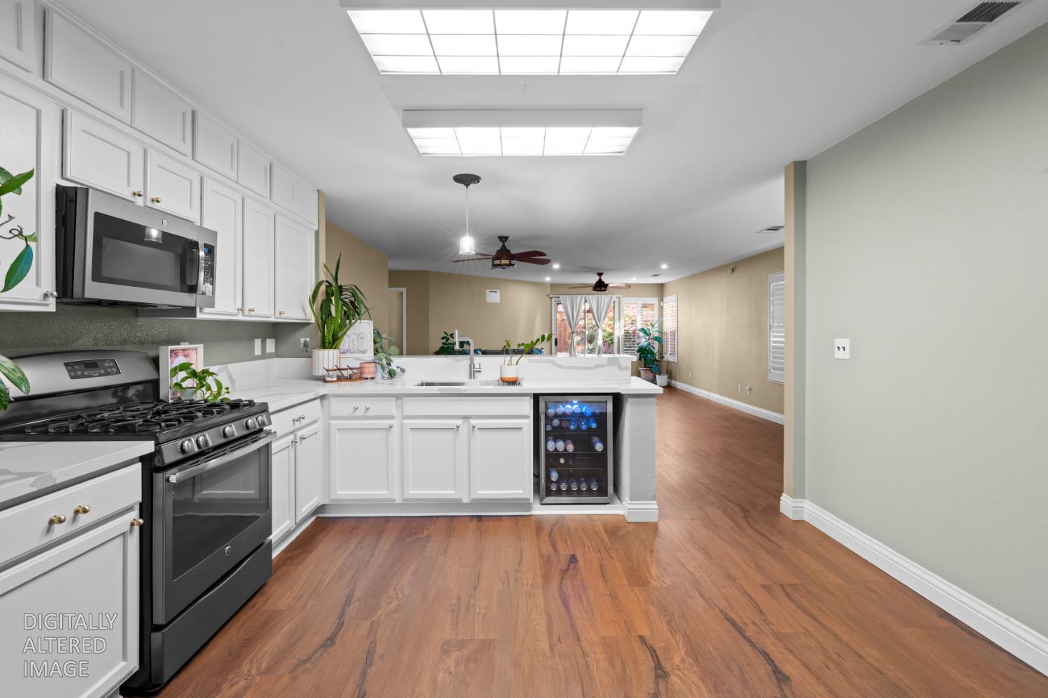 1228 Kingfisher Dr, Patterson, CA 95363