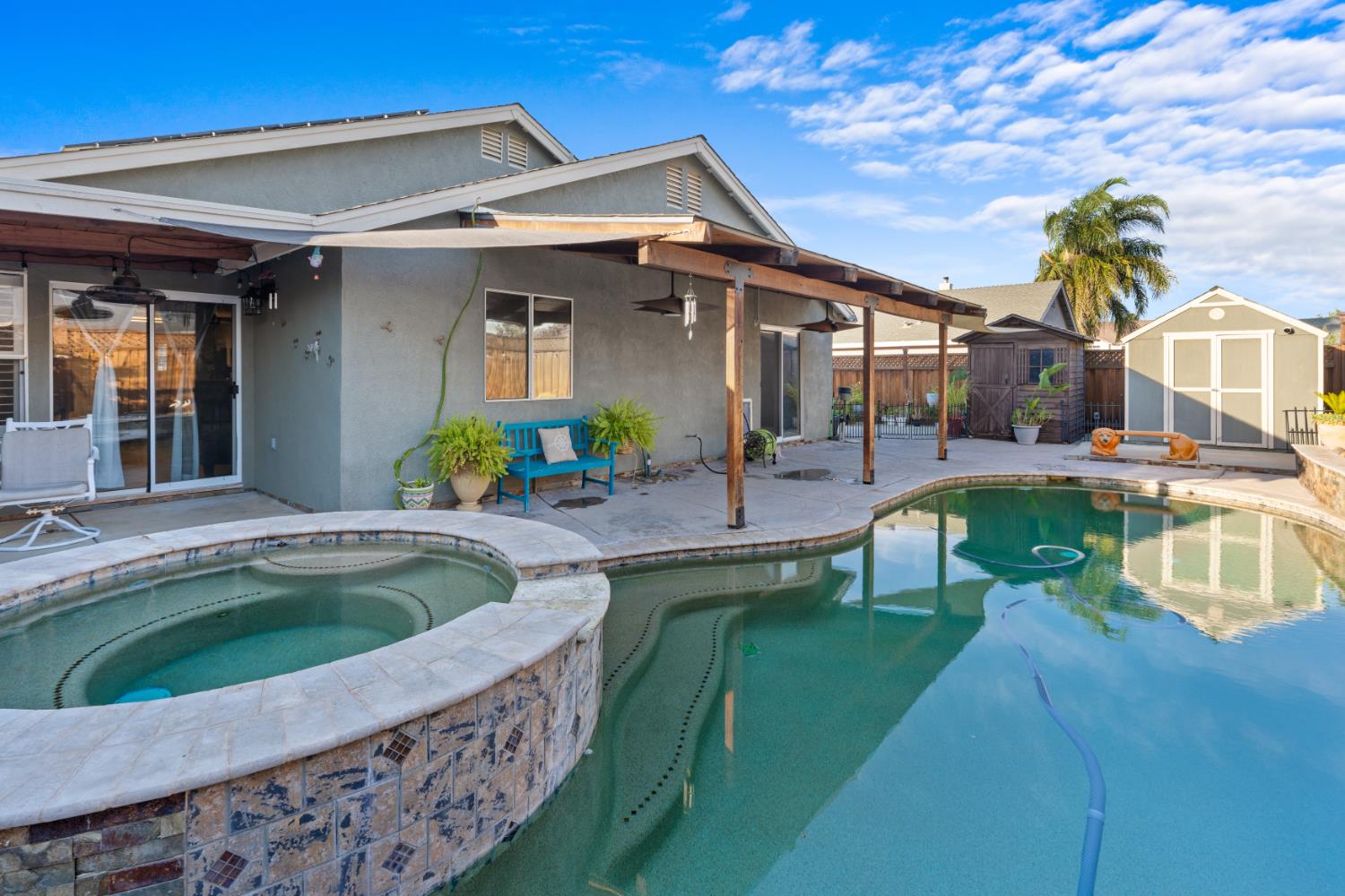 1228 Kingfisher Dr, Patterson, CA 95363