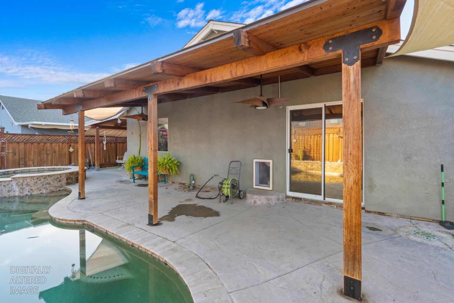 1228 Kingfisher Dr, Patterson, CA 95363