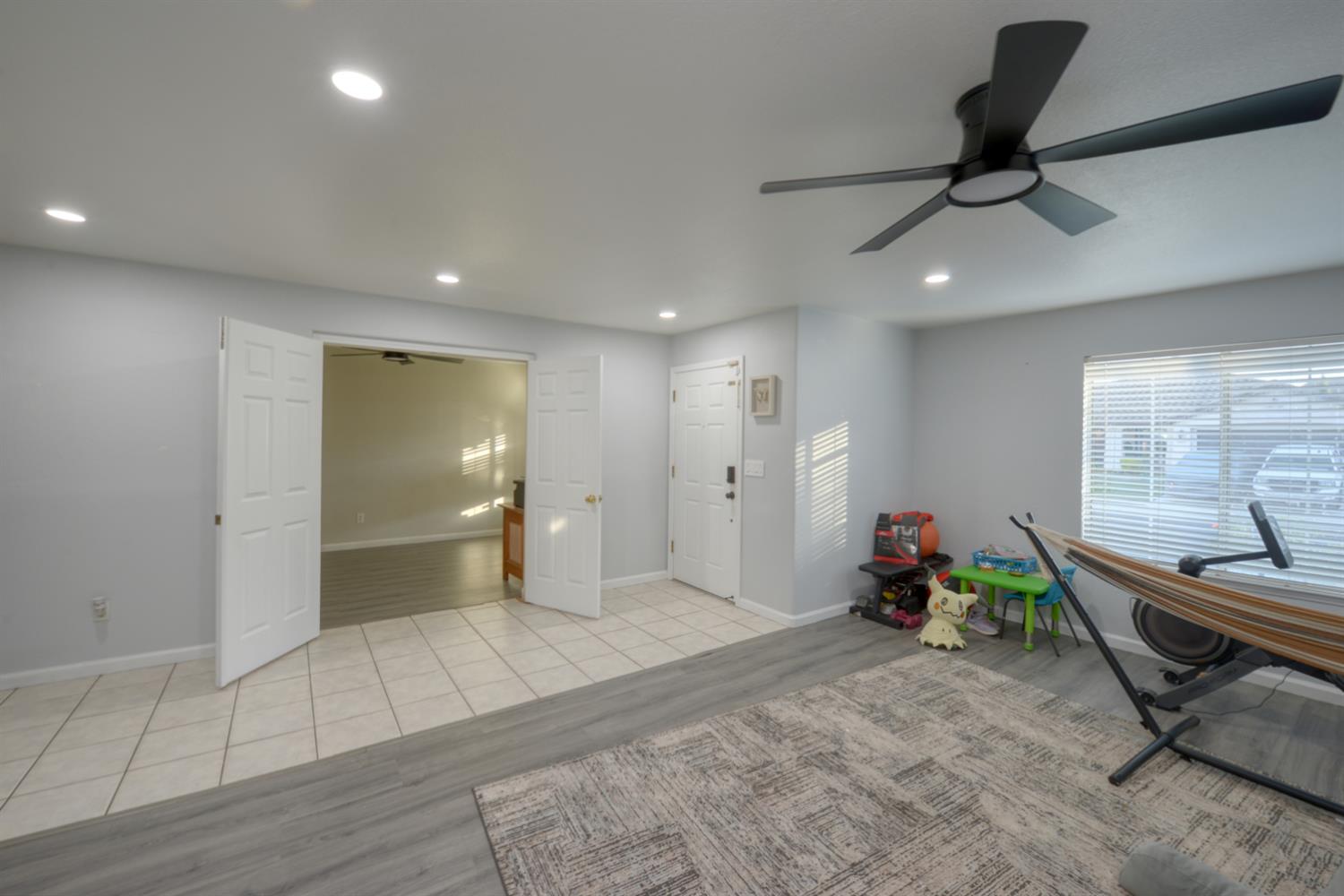 536 Red Robin Dr, Patterson, CA 95363