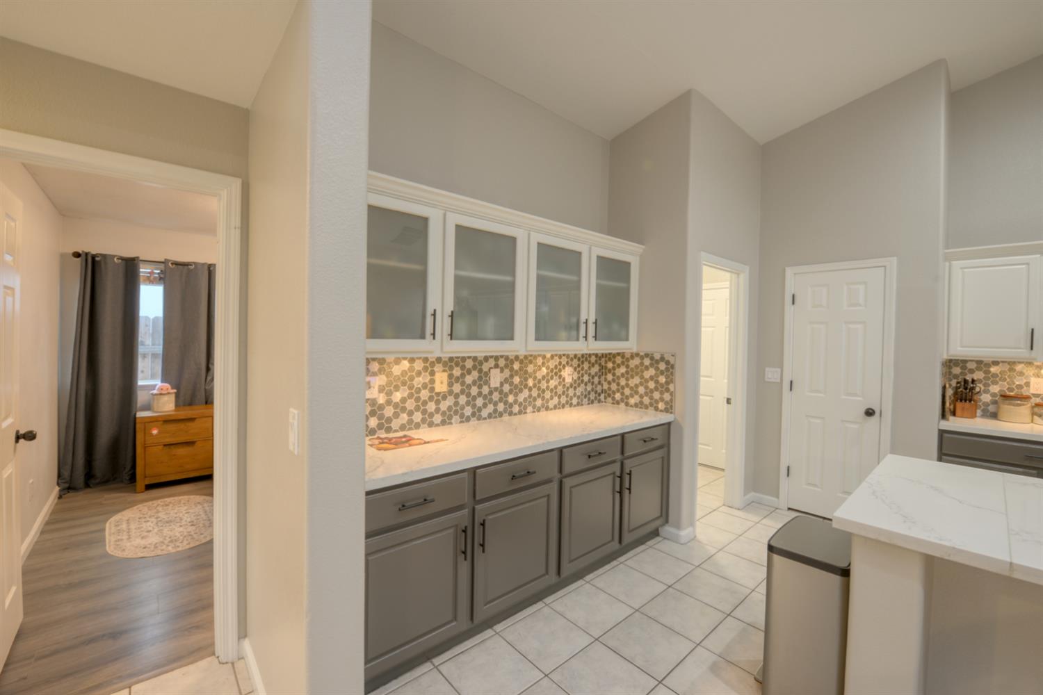 536 Red Robin Dr, Patterson, CA 95363