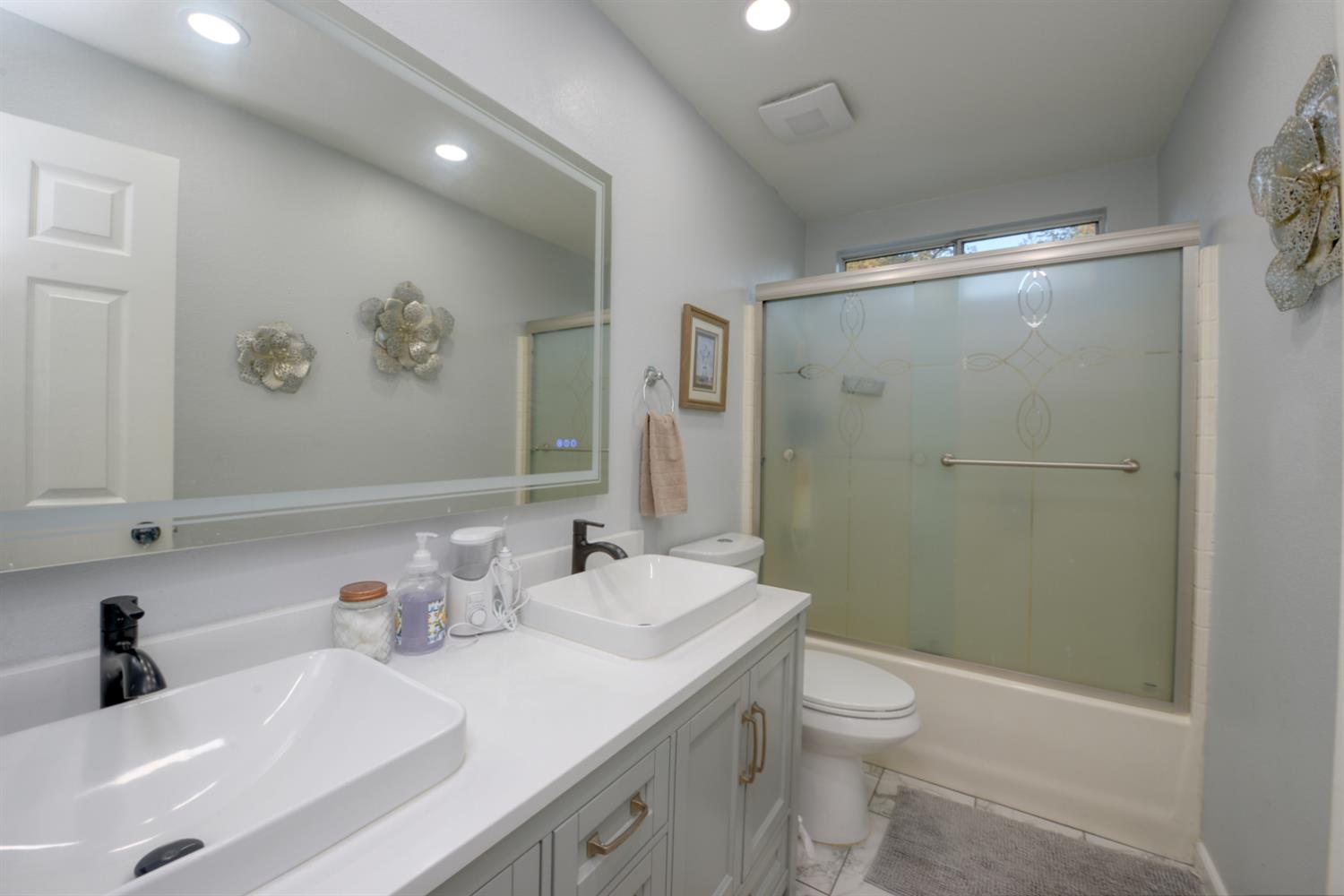 536 Red Robin Dr, Patterson, CA 95363