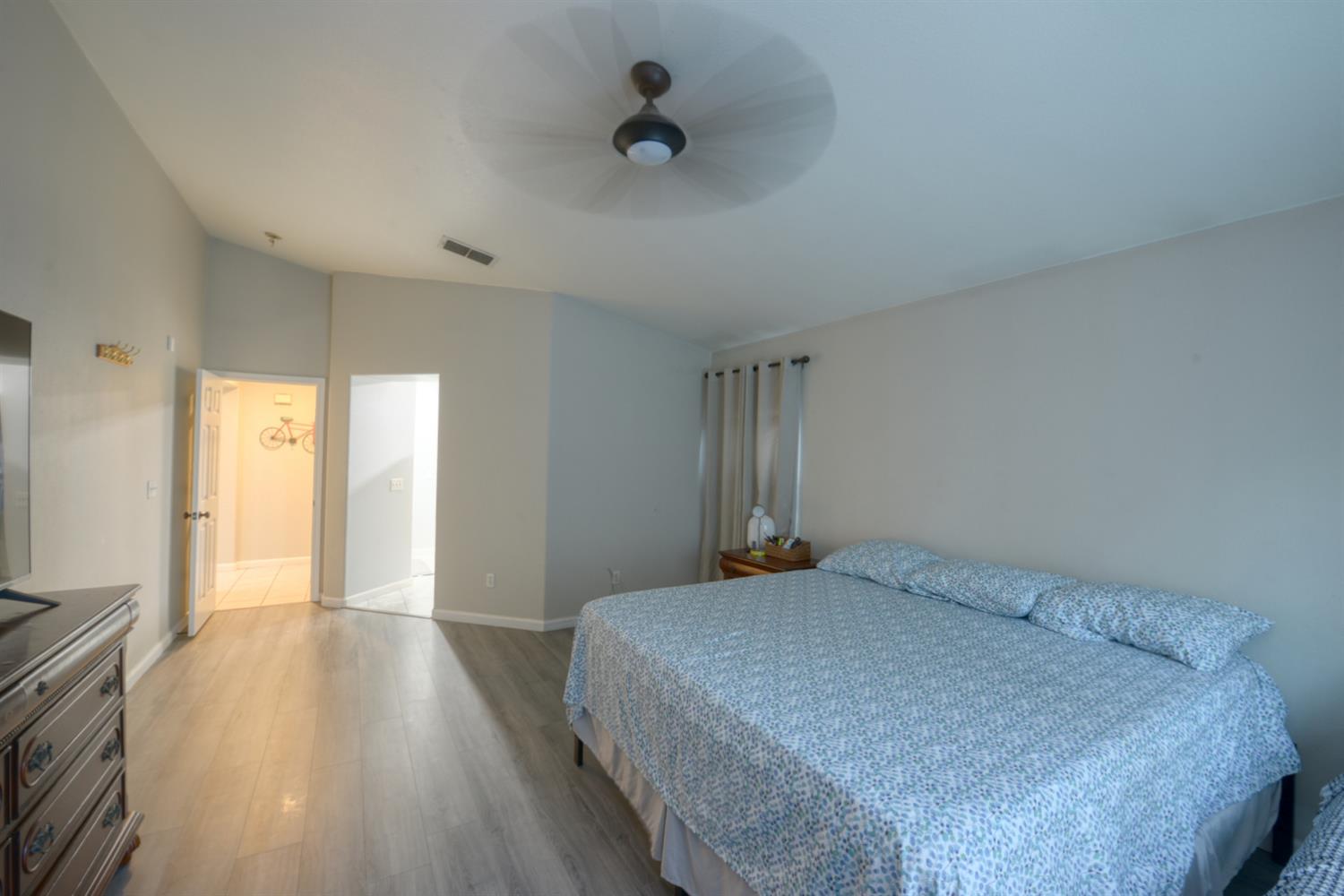 536 Red Robin Dr, Patterson, CA 95363