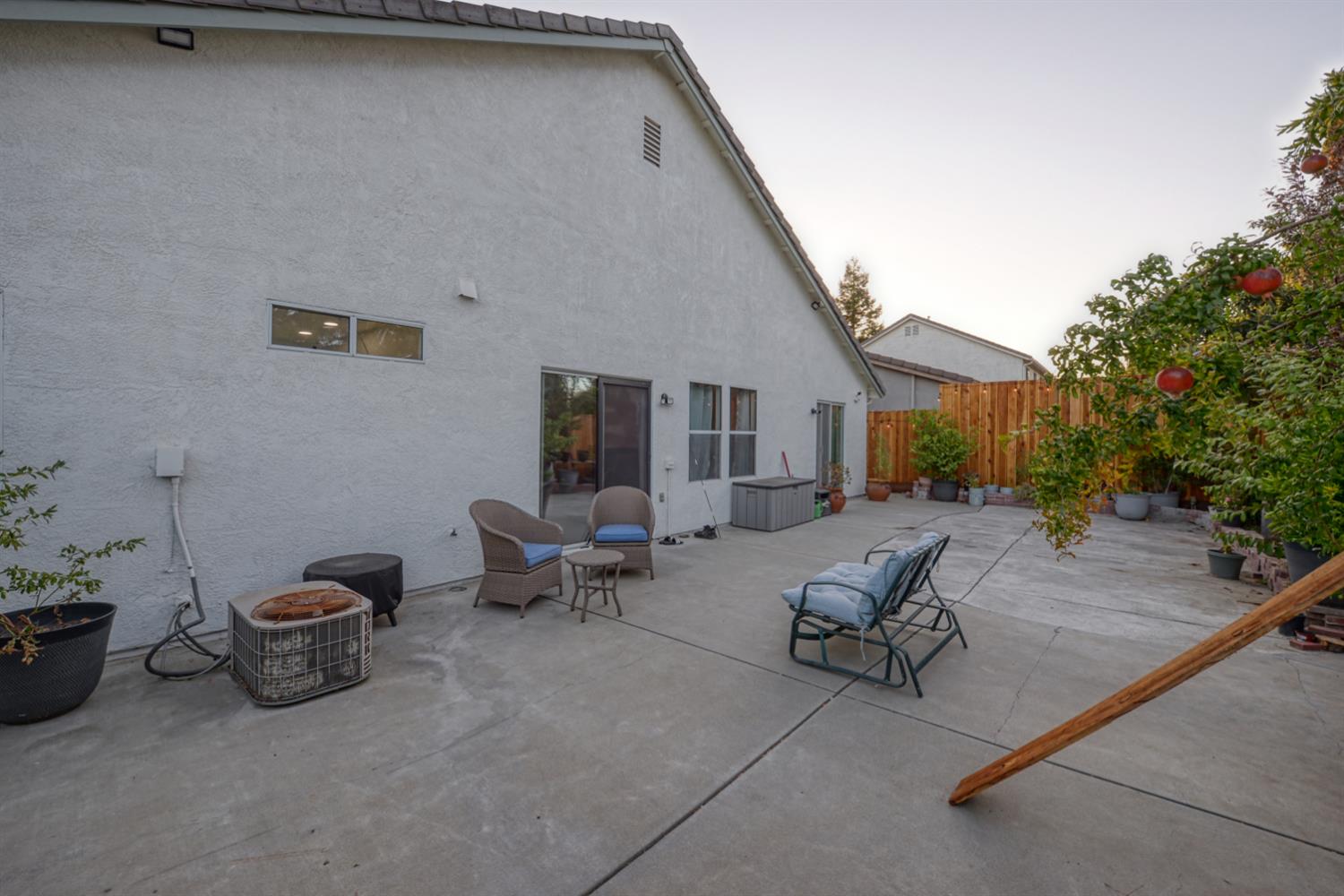 536 Red Robin Dr, Patterson, CA 95363